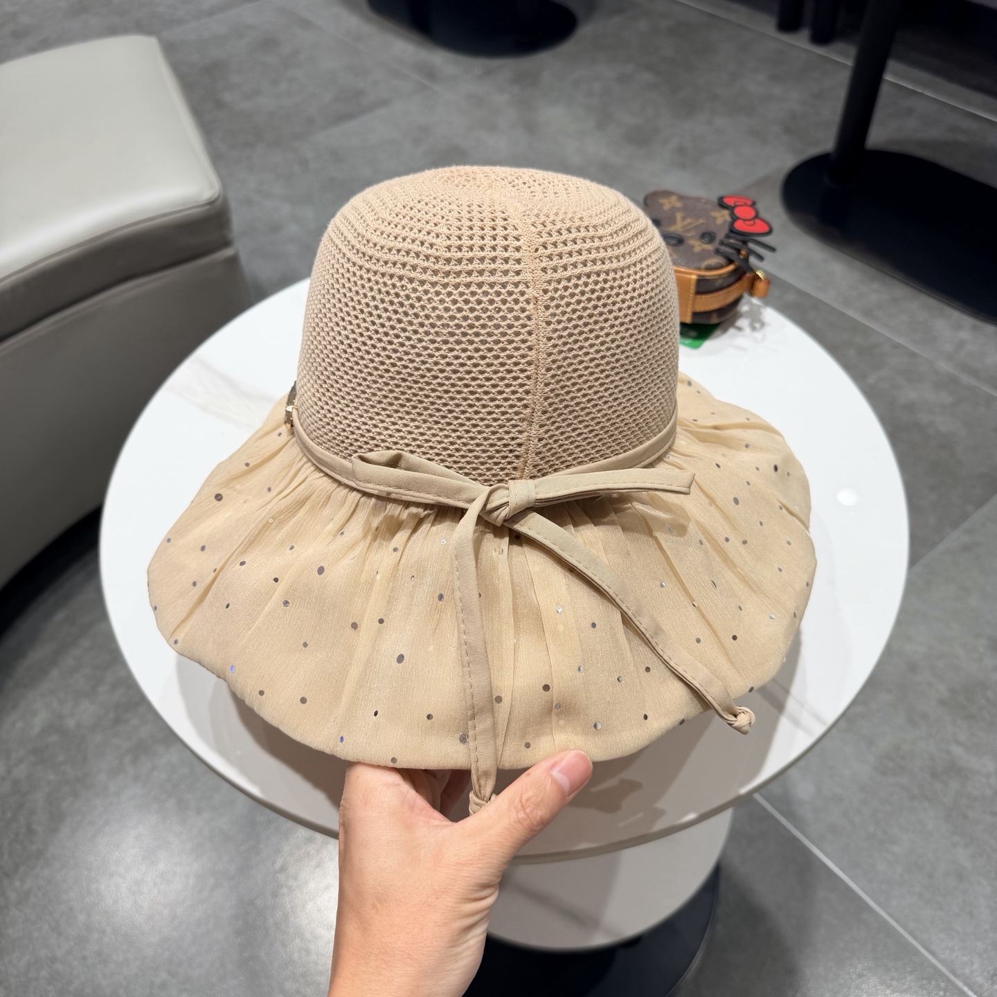 LV路易威登夏季新款帽子女户外遮阳帽波点泡泡纱防晒太阳帽遮脸渔夫帽可折叠