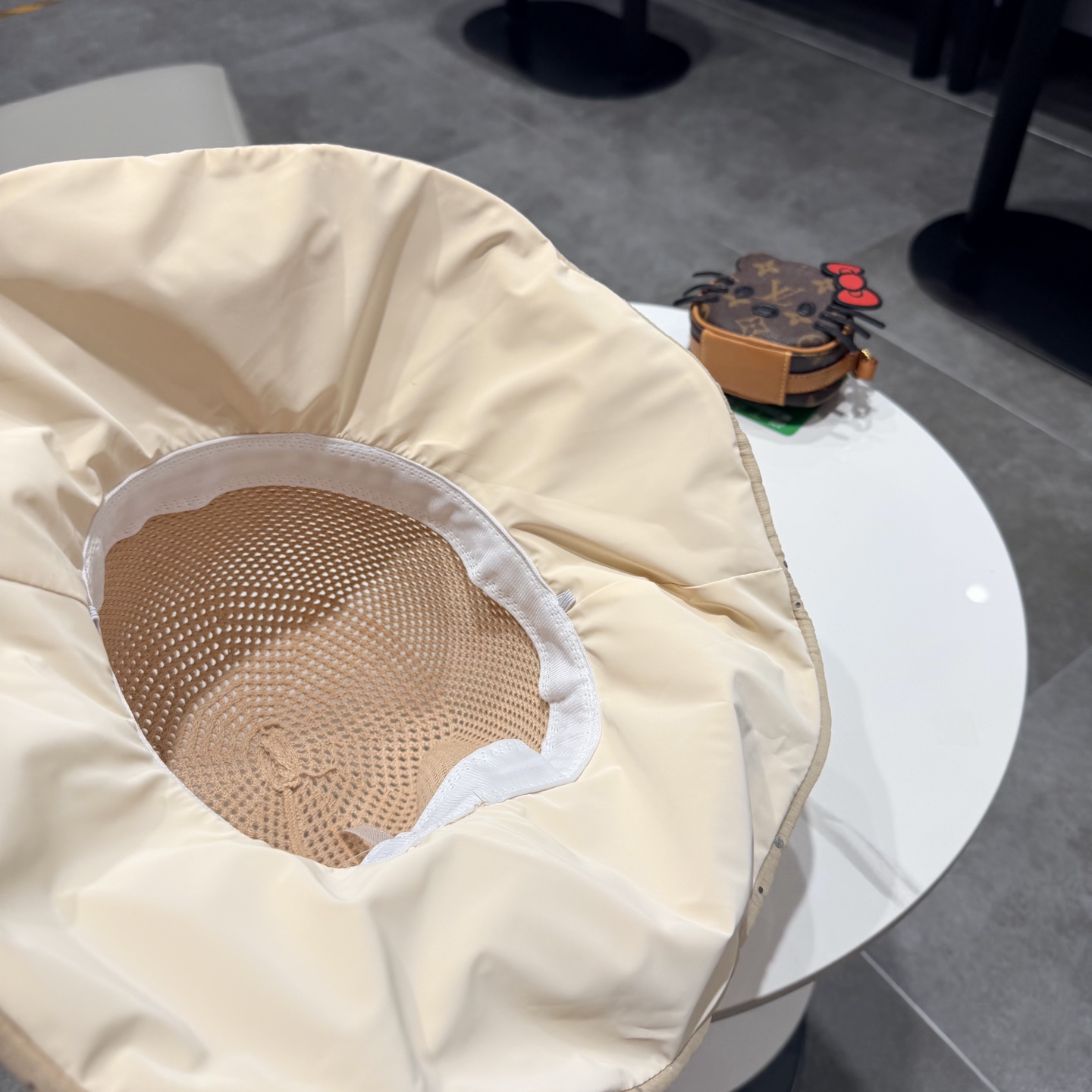 LV路易威登夏季新款帽子女户外遮阳帽波点泡泡纱防晒太阳帽遮脸渔夫帽可折叠