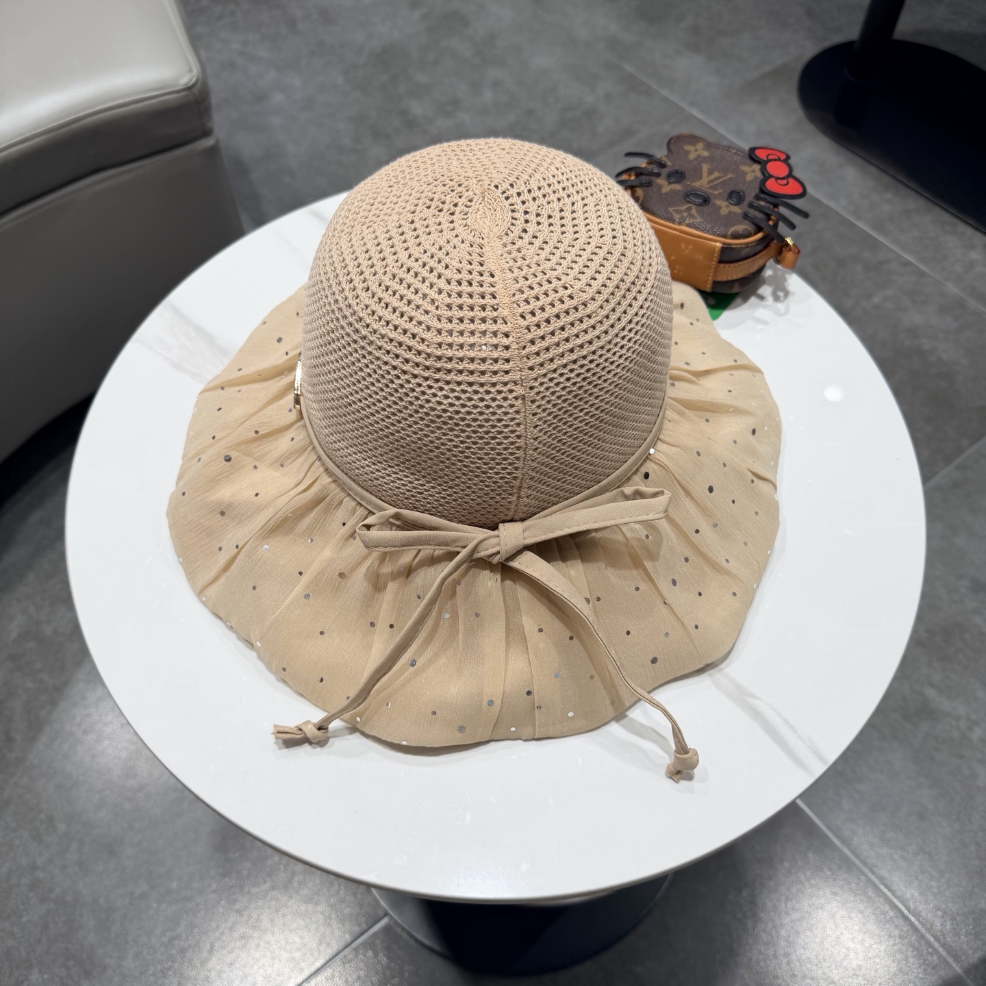 LV路易威登夏季新款帽子女户外遮阳帽波点泡泡纱防晒太阳帽遮脸渔夫帽可折叠