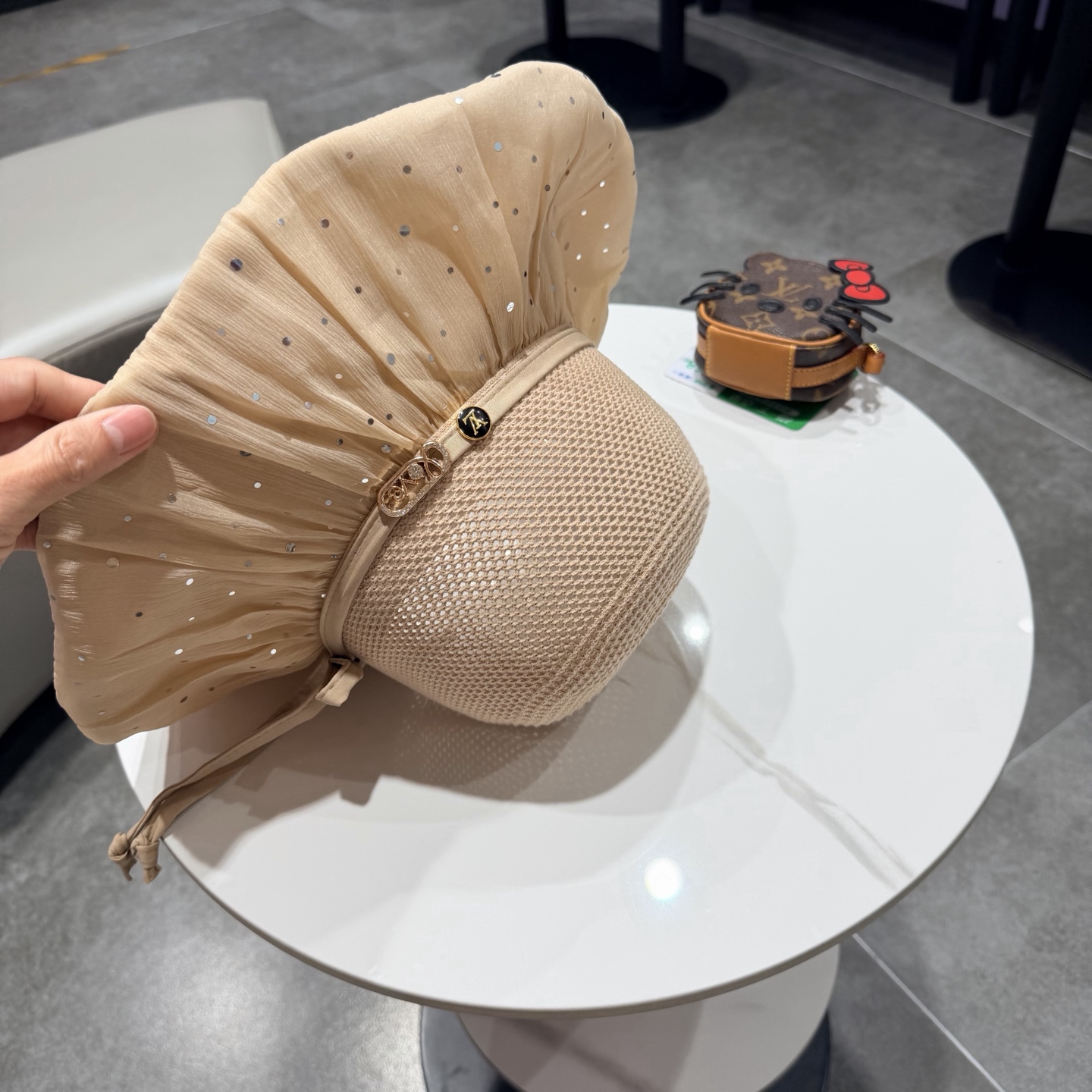 LV路易威登夏季新款帽子女户外遮阳帽波点泡泡纱防晒太阳帽遮脸渔夫帽可折叠