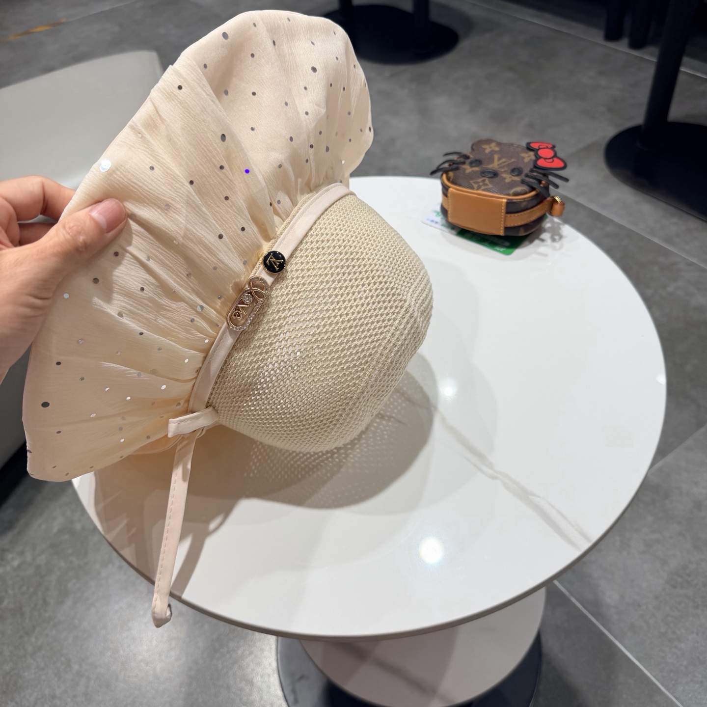 LV路易威登夏季新款帽子女户外遮阳帽波点泡泡纱防晒太阳帽遮脸渔夫帽可折叠