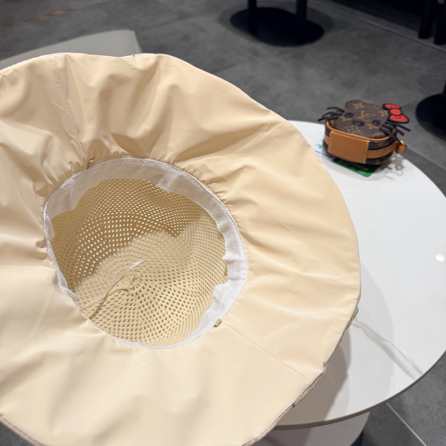 LV路易威登夏季新款帽子女户外遮阳帽波点泡泡纱防晒太阳帽遮脸渔夫帽可折叠