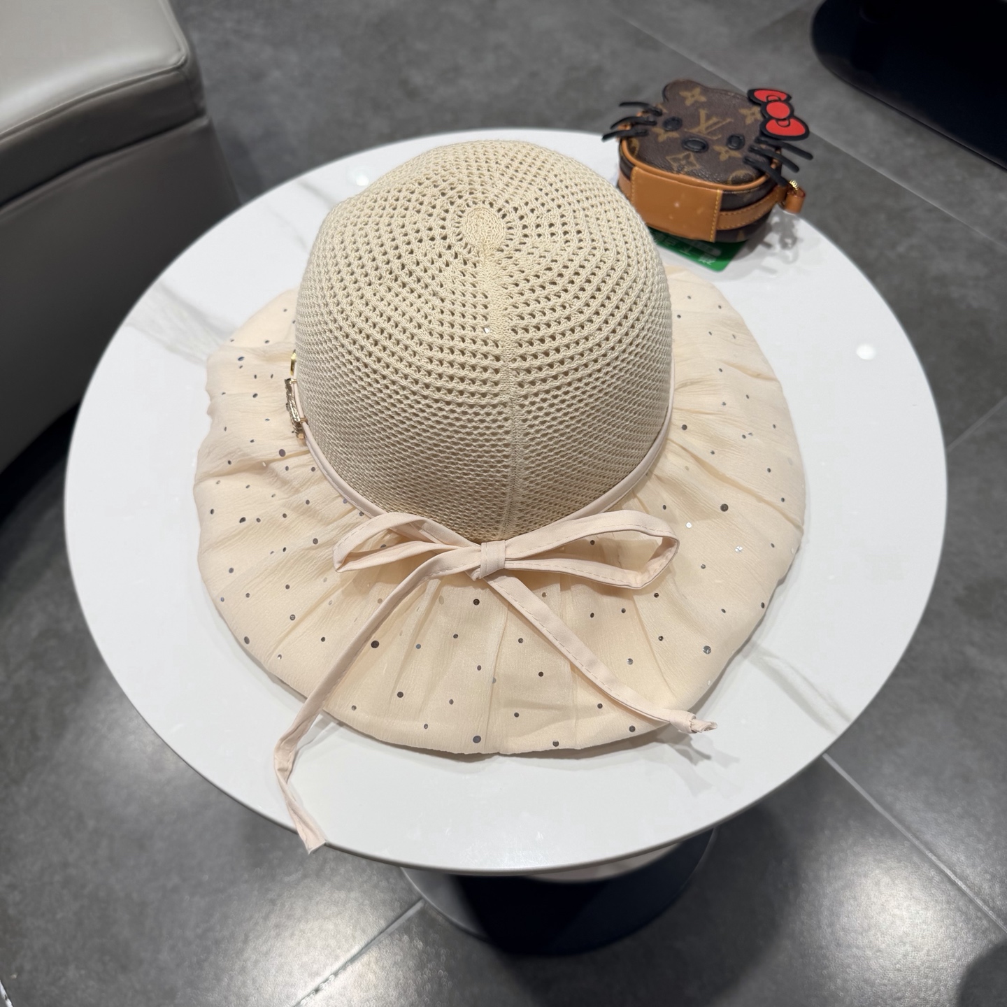 LV路易威登夏季新款帽子女户外遮阳帽波点泡泡纱防晒太阳帽遮脸渔夫帽可折叠