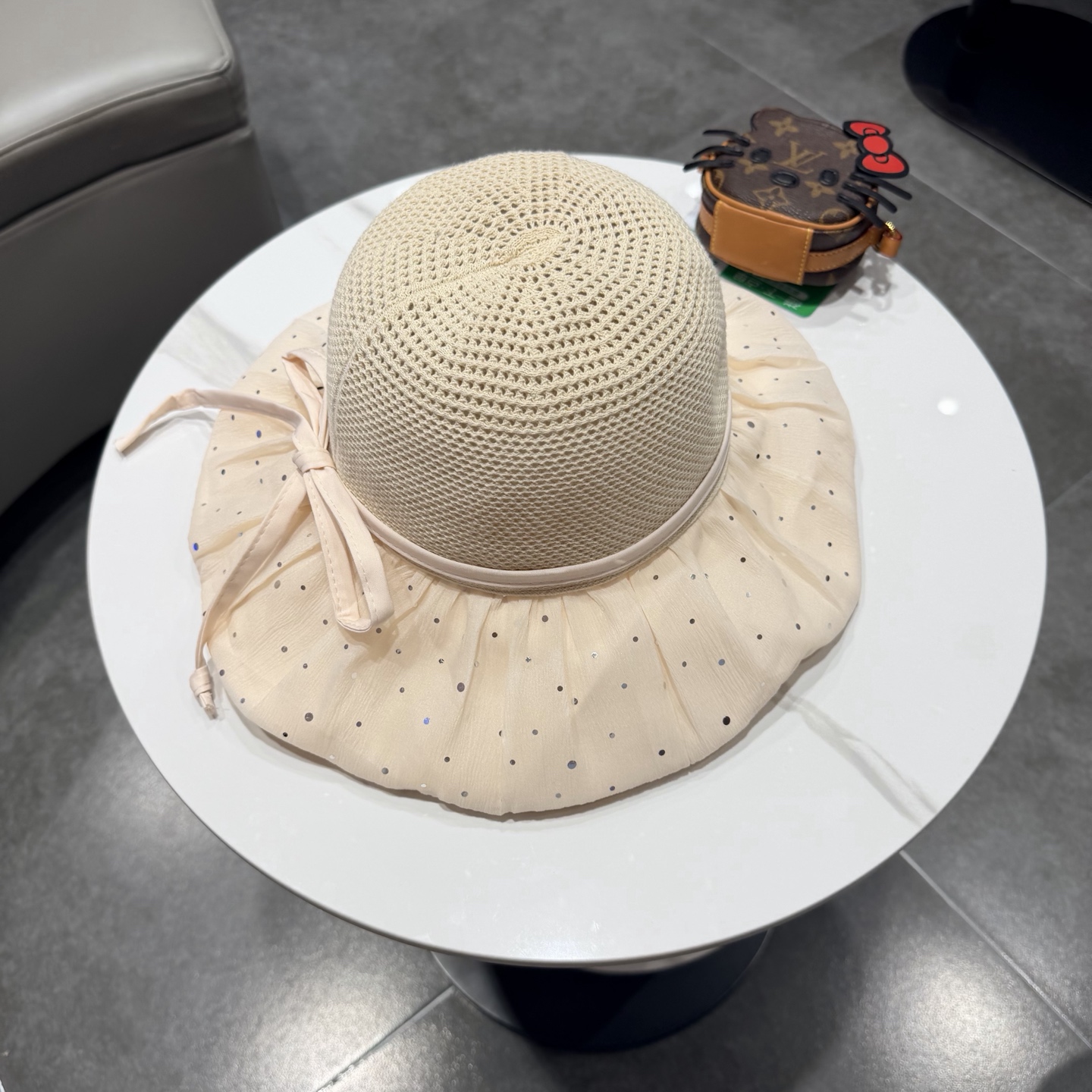 LV路易威登夏季新款帽子女户外遮阳帽波点泡泡纱防晒太阳帽遮脸渔夫帽可折叠