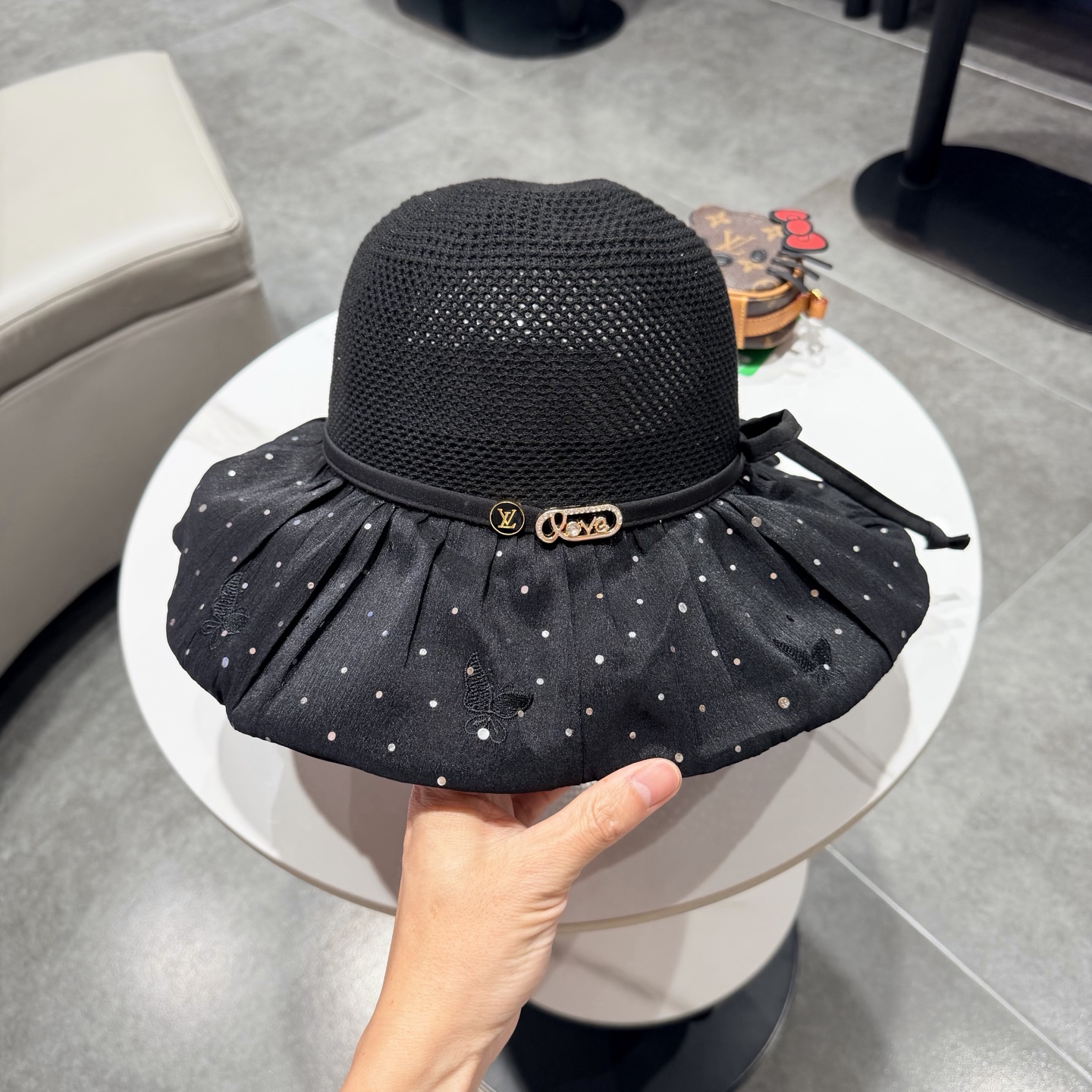 LV路易威登夏季新款帽子女户外遮阳帽波点泡泡纱防晒太阳帽遮脸渔夫帽可折叠
