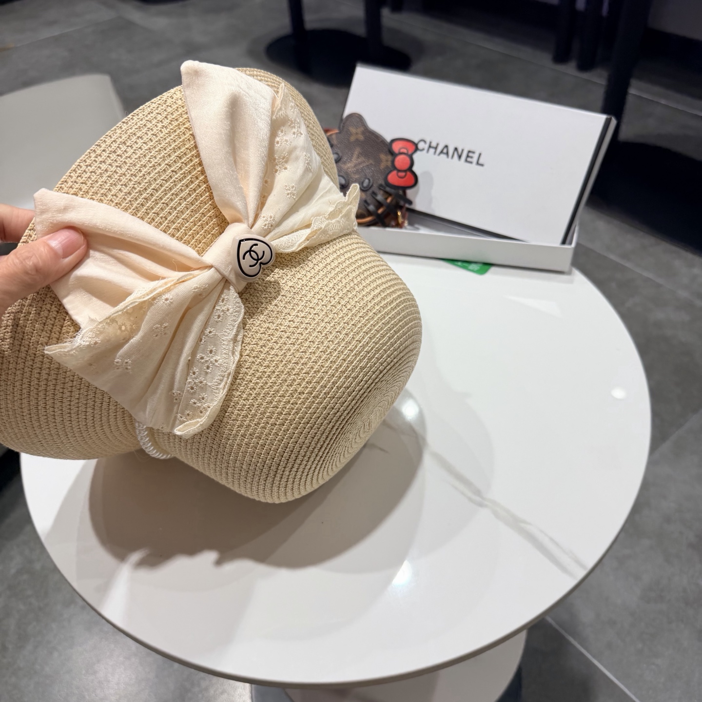 。Chanel香奈儿草帽，旅游必备，头围57cm