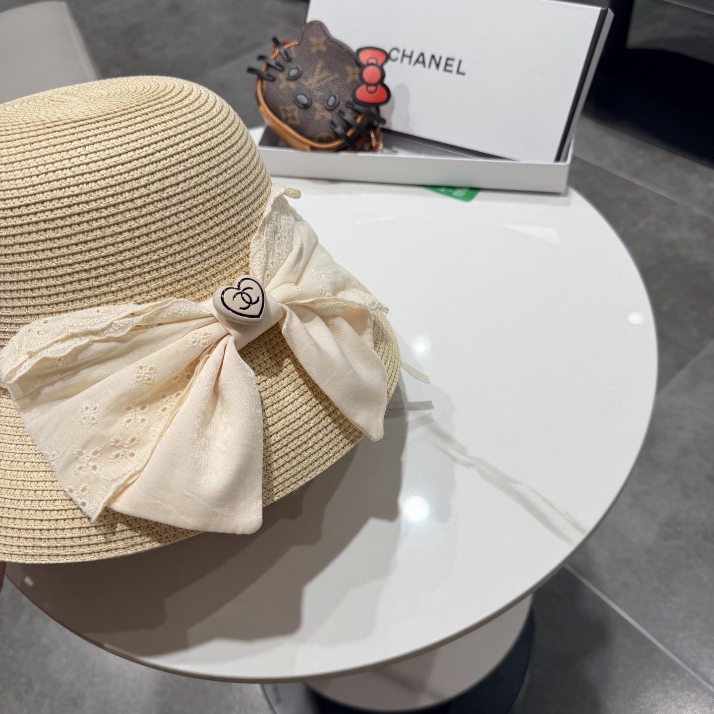 。Chanel香奈儿草帽，旅游必备，头围57cm