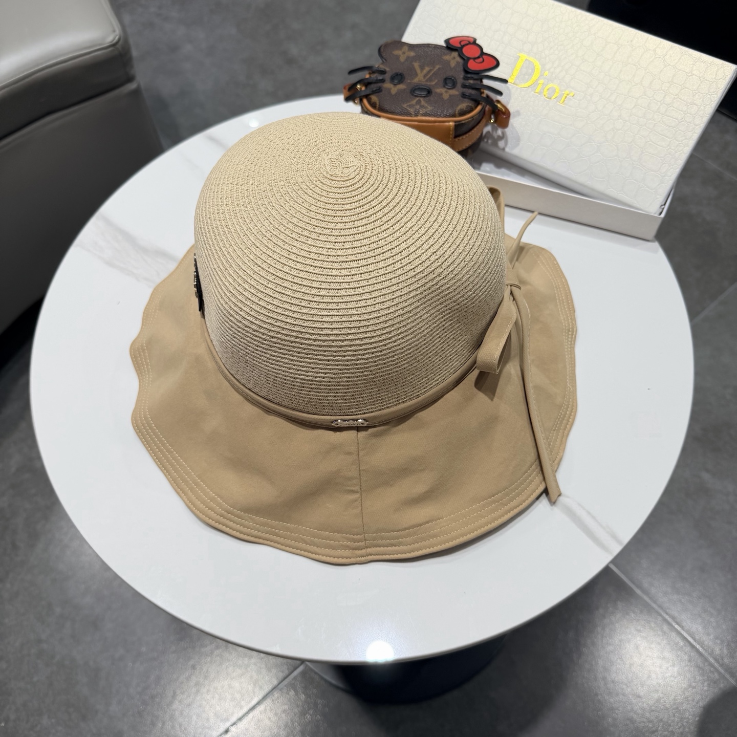 DIOR迪奥大帽檐纸草蝴蝶结渔夫帽女夏天遮阳帽韩版出游防晒草编太阳帽