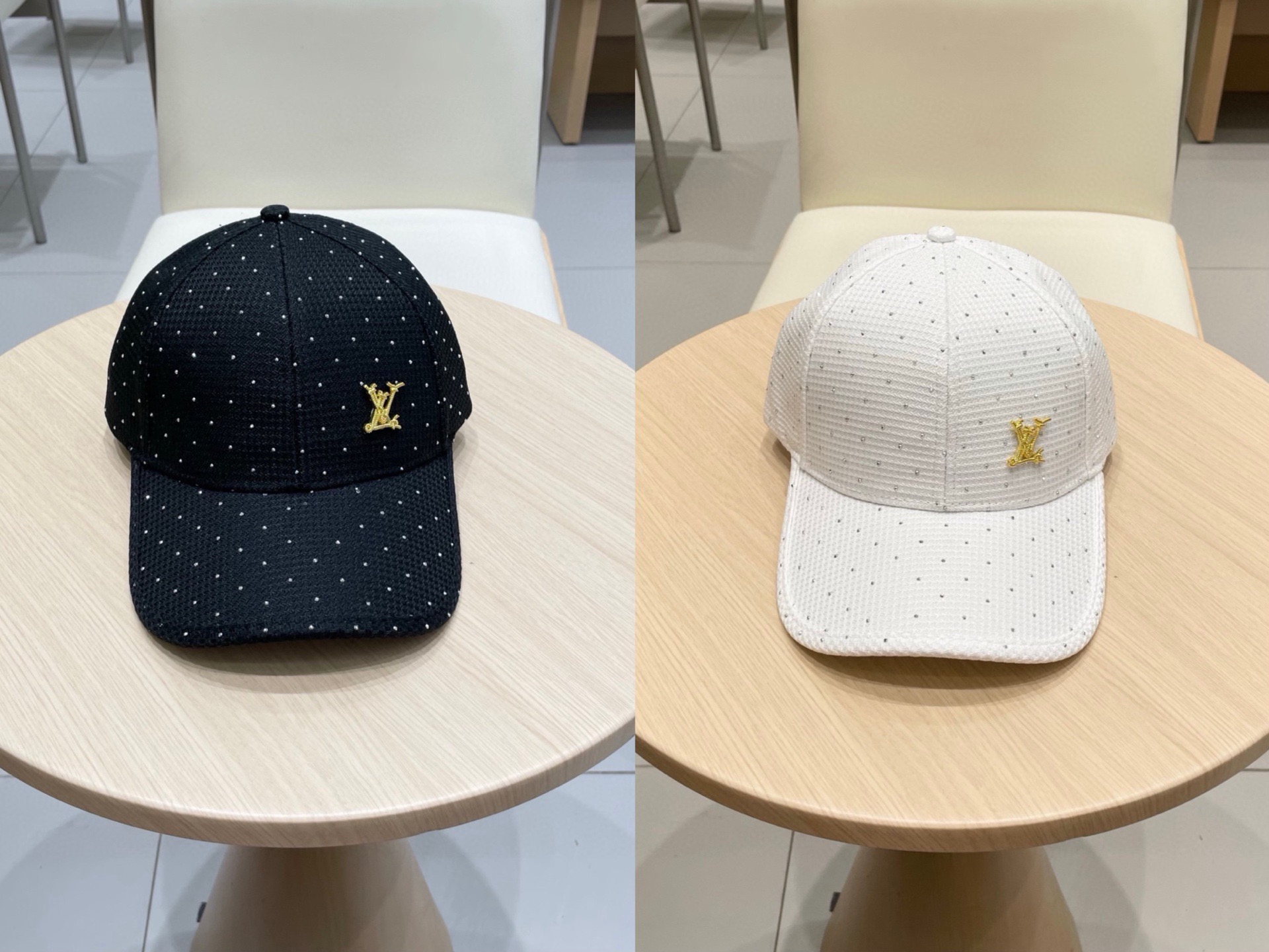 路易威登棒球帽LouisVuitton👒😍新款LV棒球帽，重工打造♥，高端大气，百搭款🤗男女通用！