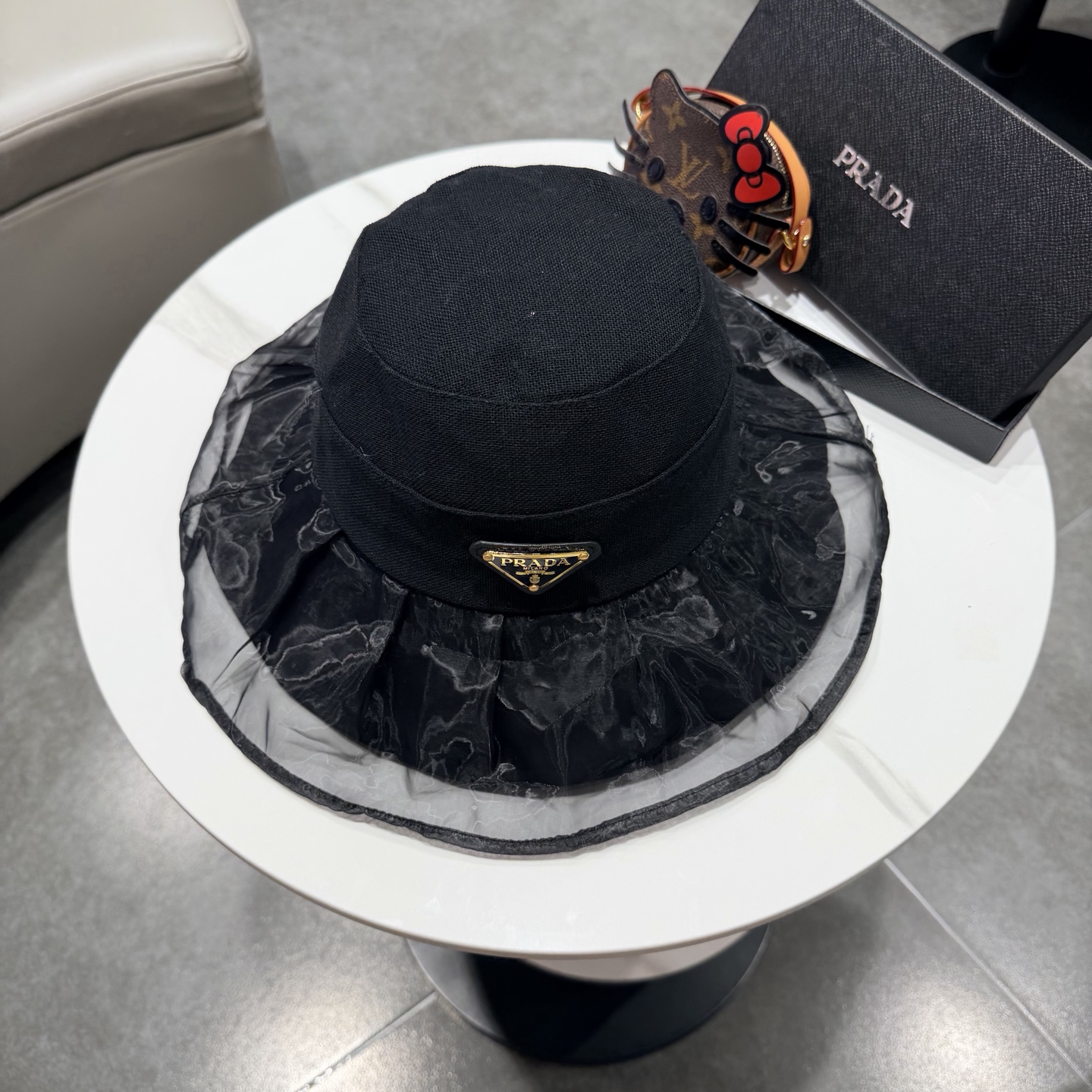 普拉达Prada个性百搭双层欧根纱帽遮显瘦渔夫帽子女春夏时尚平顶帽网红盆帽潮