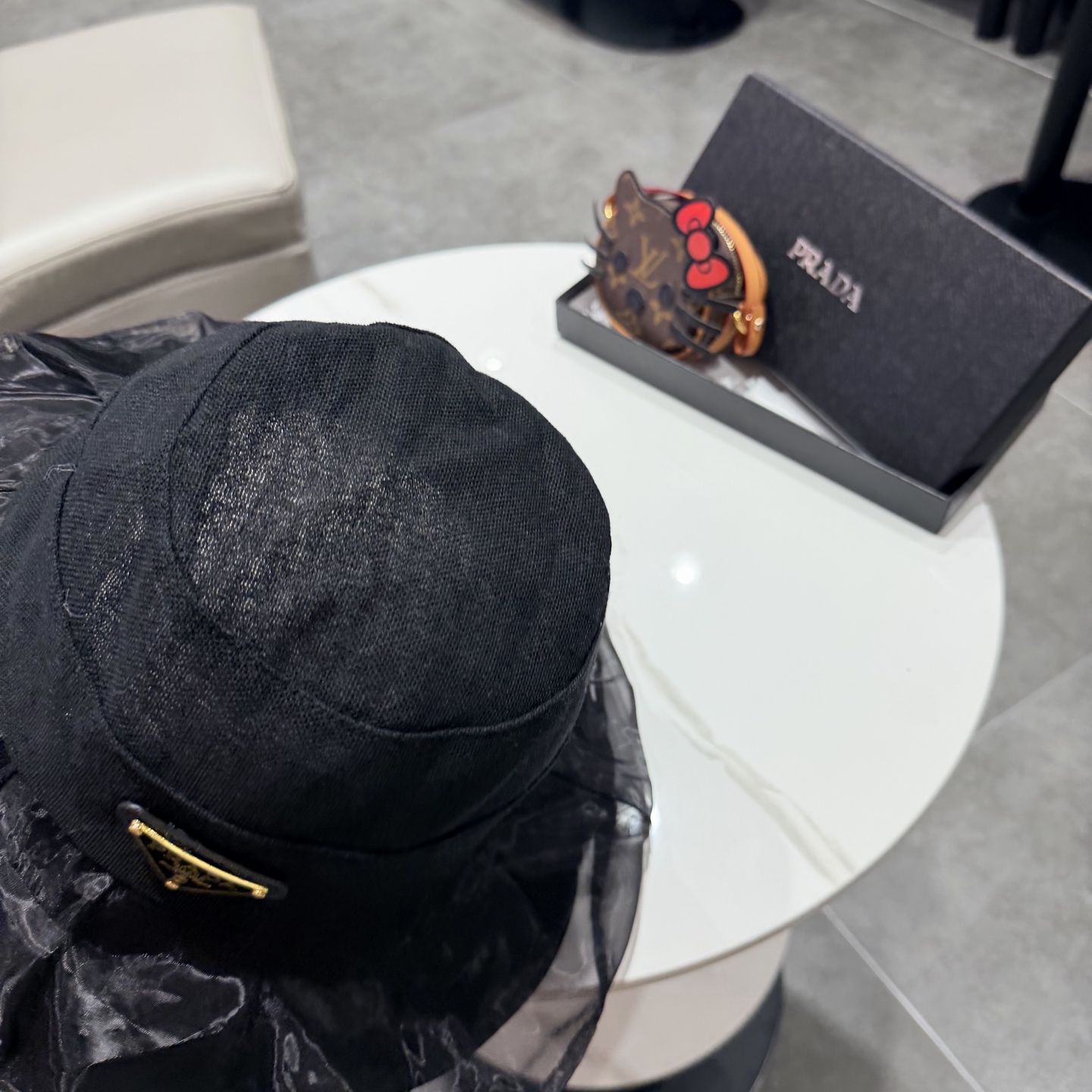 普拉达Prada个性百搭双层欧根纱帽遮显瘦渔夫帽子女春夏时尚平顶帽网红盆帽潮