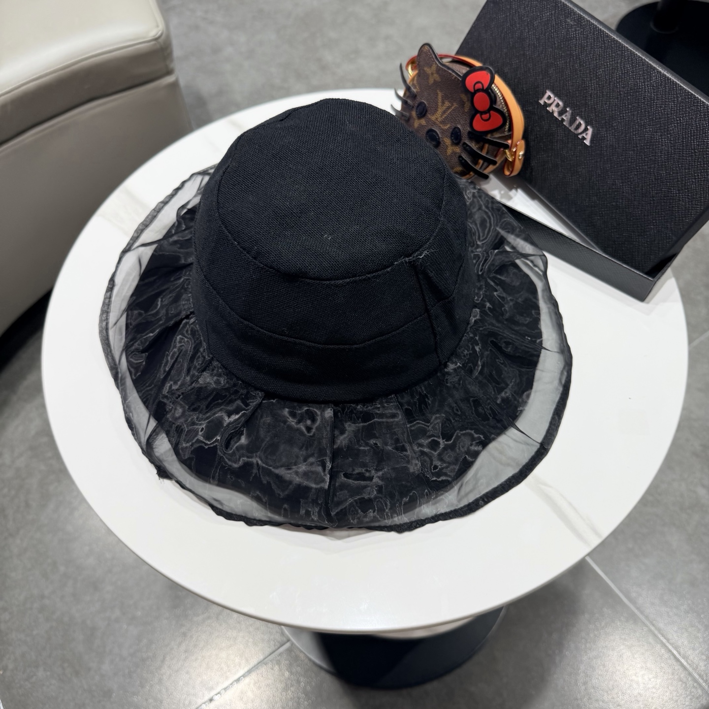 普拉达Prada个性百搭双层欧根纱帽遮显瘦渔夫帽子女春夏时尚平顶帽网红盆帽潮