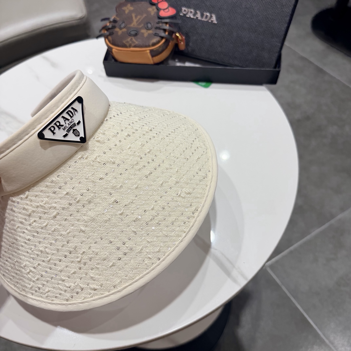 普拉达空顶帽遮阳效果一流🥳🥳墙裂推荐🔺