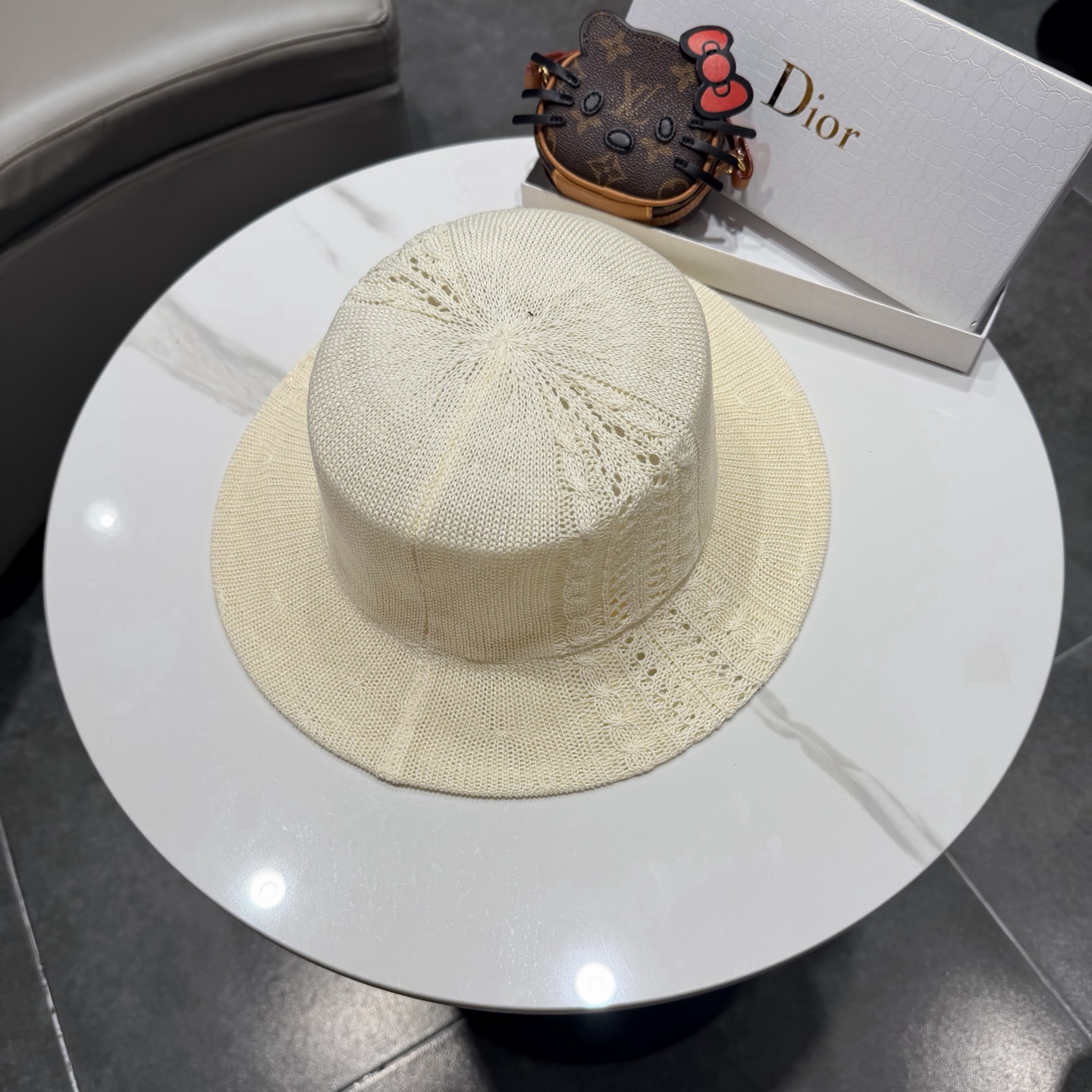 Dior迪奥温柔慵懒风镂空编织平顶礼帽女日系夏季宽檐遮阳帽透气针织帽子