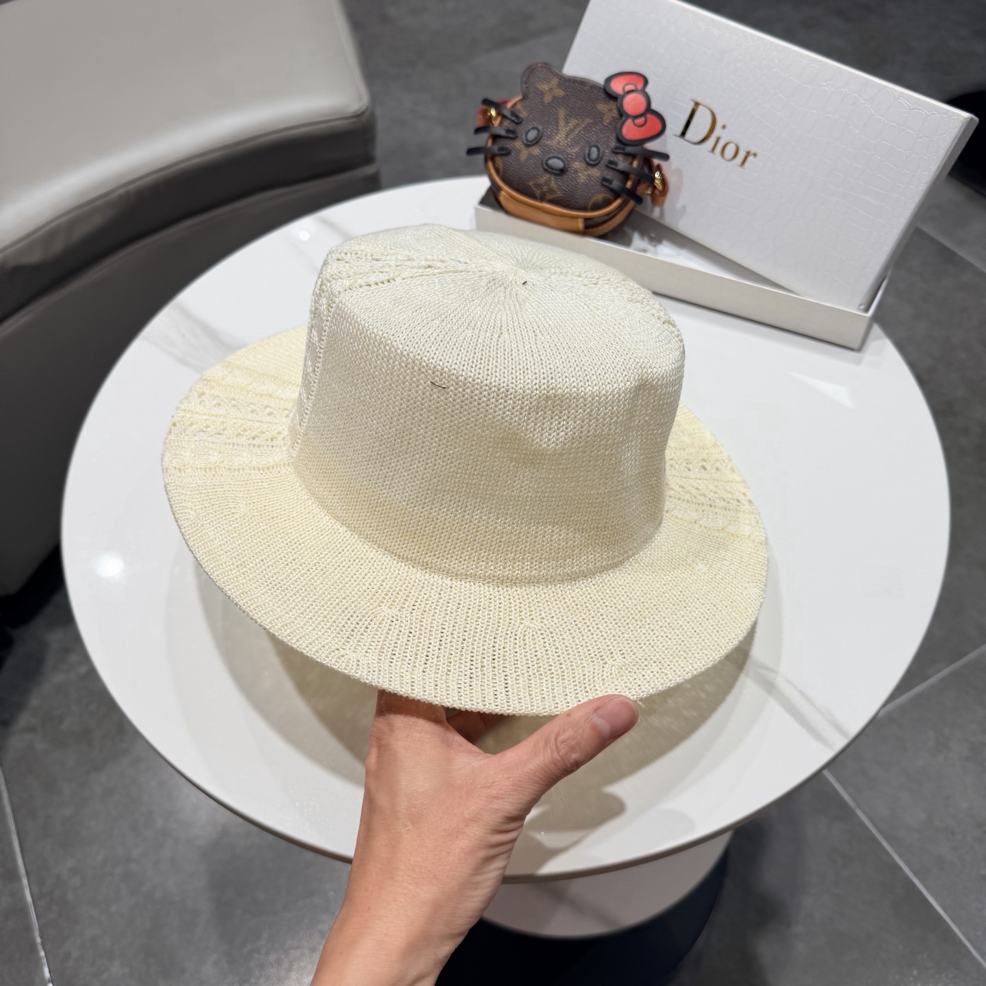 Dior迪奥温柔慵懒风镂空编织平顶礼帽女日系夏季宽檐遮阳帽透气针织帽子