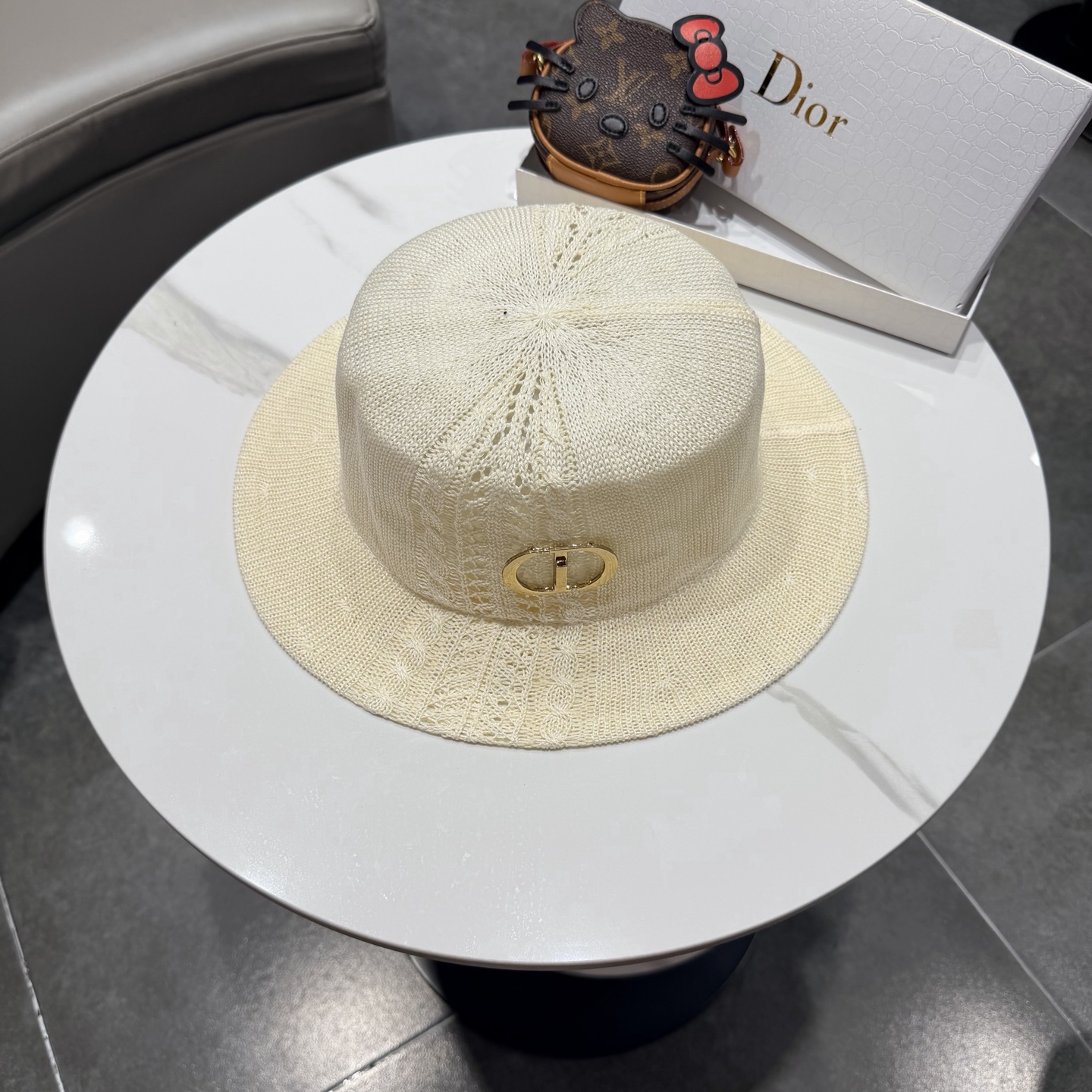 Dior迪奥温柔慵懒风镂空编织平顶礼帽女日系夏季宽檐遮阳帽透气针织帽子