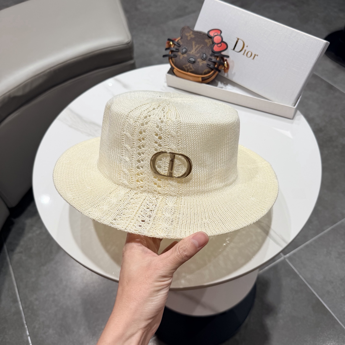 Dior迪奥温柔慵懒风镂空编织平顶礼帽女日系夏季宽檐遮阳帽透气针织帽子