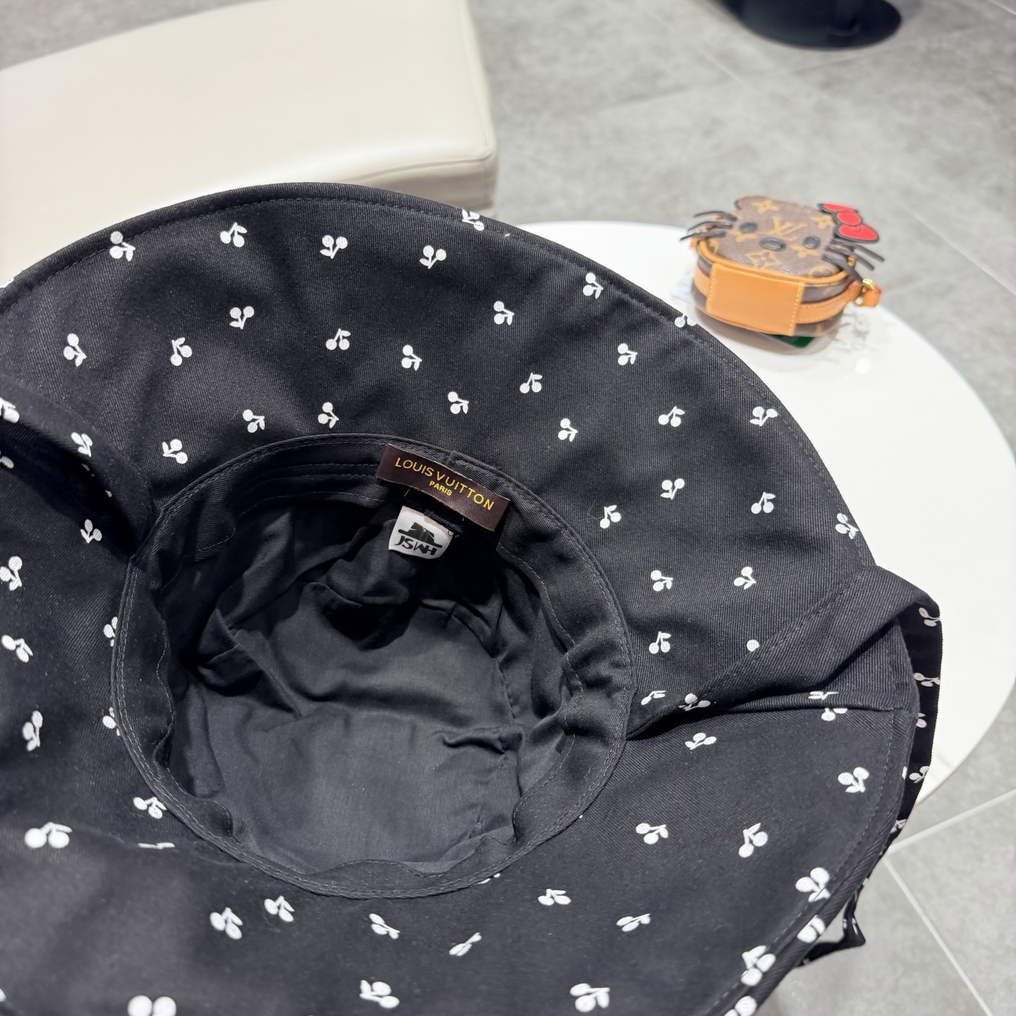 LV路易威登樱桃小丸！小清新樱桃绑带渔夫帽子女春夏大帽檐防晒遮阳帽