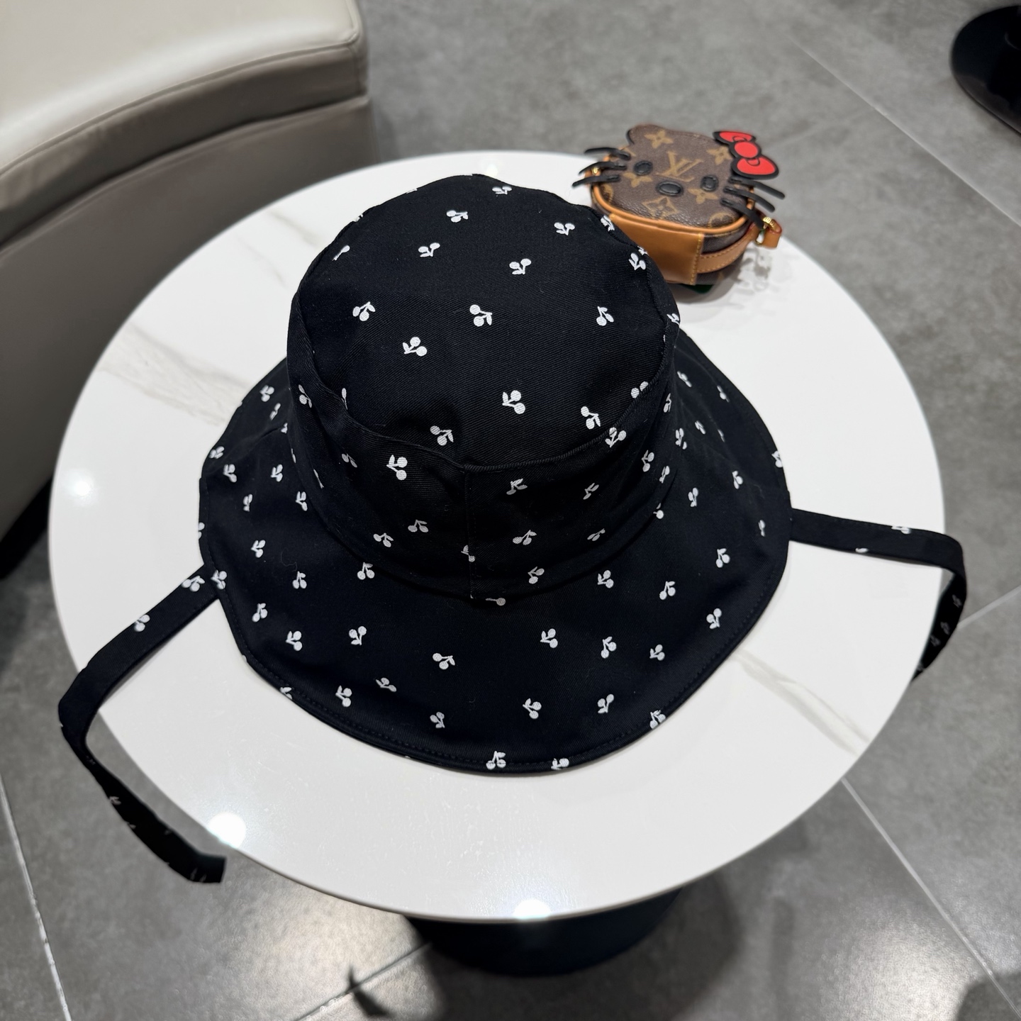 LV路易威登樱桃小丸！小清新樱桃绑带渔夫帽子女春夏大帽檐防晒遮阳帽