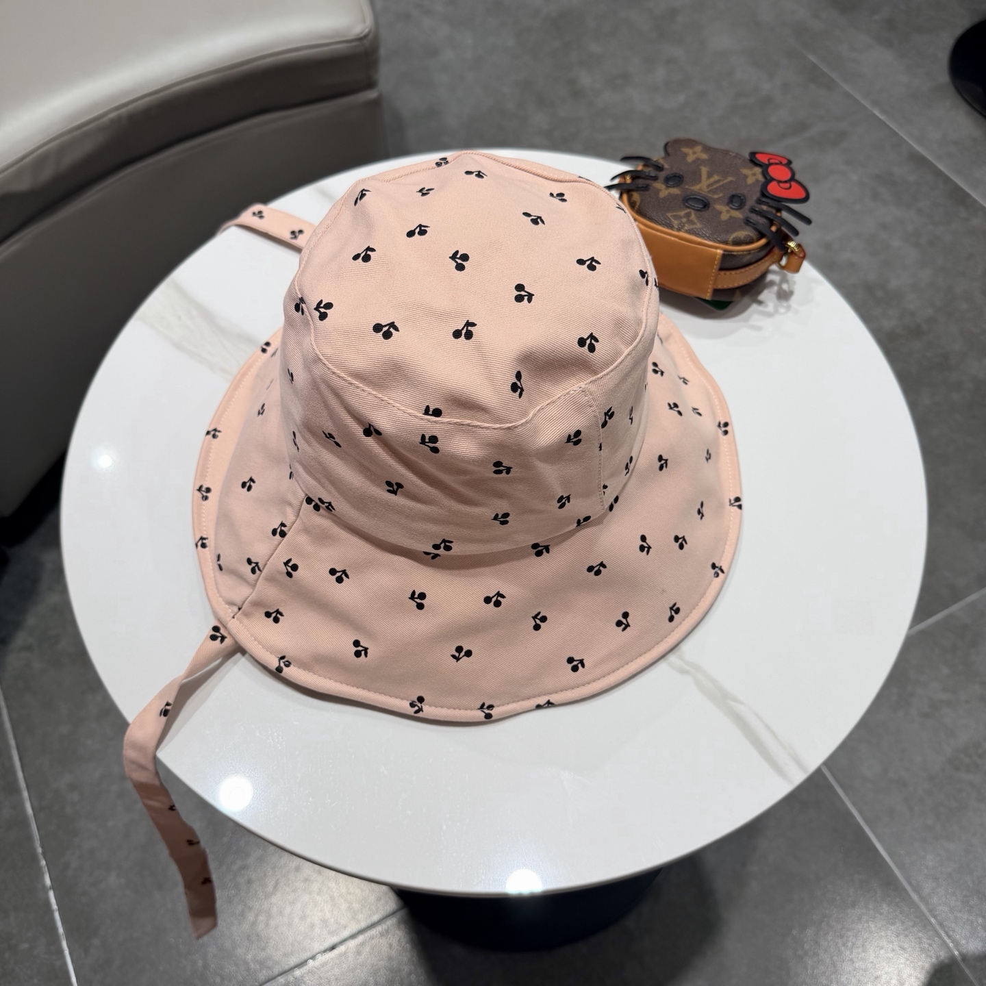 LV路易威登樱桃小丸！小清新樱桃绑带渔夫帽子女春夏大帽檐防晒遮阳帽