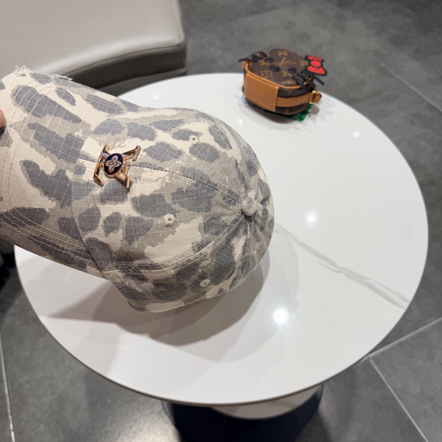 🧢路易威登棒球帽 LouisVuitton😍新款LV棒球帽，重工打造♥️高端大气，百搭款🤗男女通用！