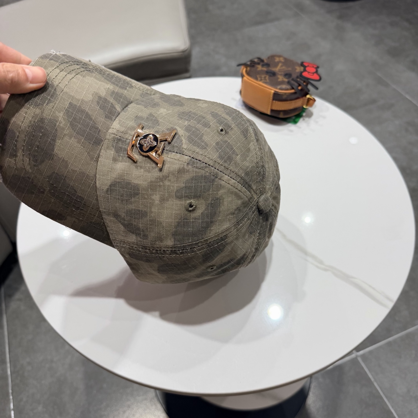 🧢路易威登棒球帽 LouisVuitton😍新款LV棒球帽，重工打造♥️高端大气，百搭款🤗男女通用！