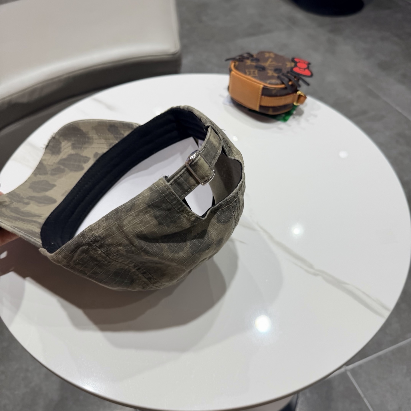 🧢路易威登棒球帽 LouisVuitton😍新款LV棒球帽，重工打造♥️高端大气，百搭款🤗男女通用！