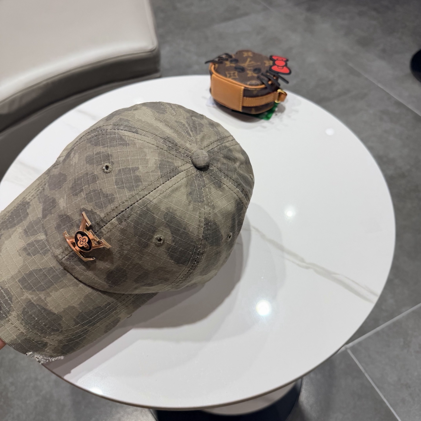 🧢路易威登棒球帽 LouisVuitton😍新款LV棒球帽，重工打造♥️高端大气，百搭款🤗男女通用！