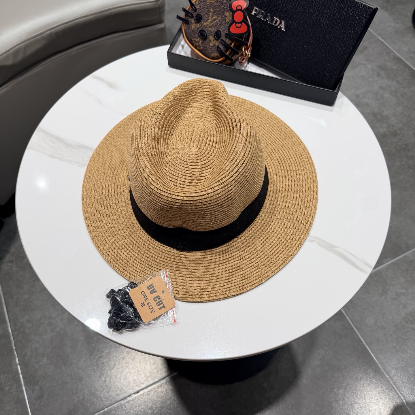 Prada普拉达夏天防晒遮阳帽子女网红款度假海边巴拿马草帽复古凹顶大檐礼帽潮