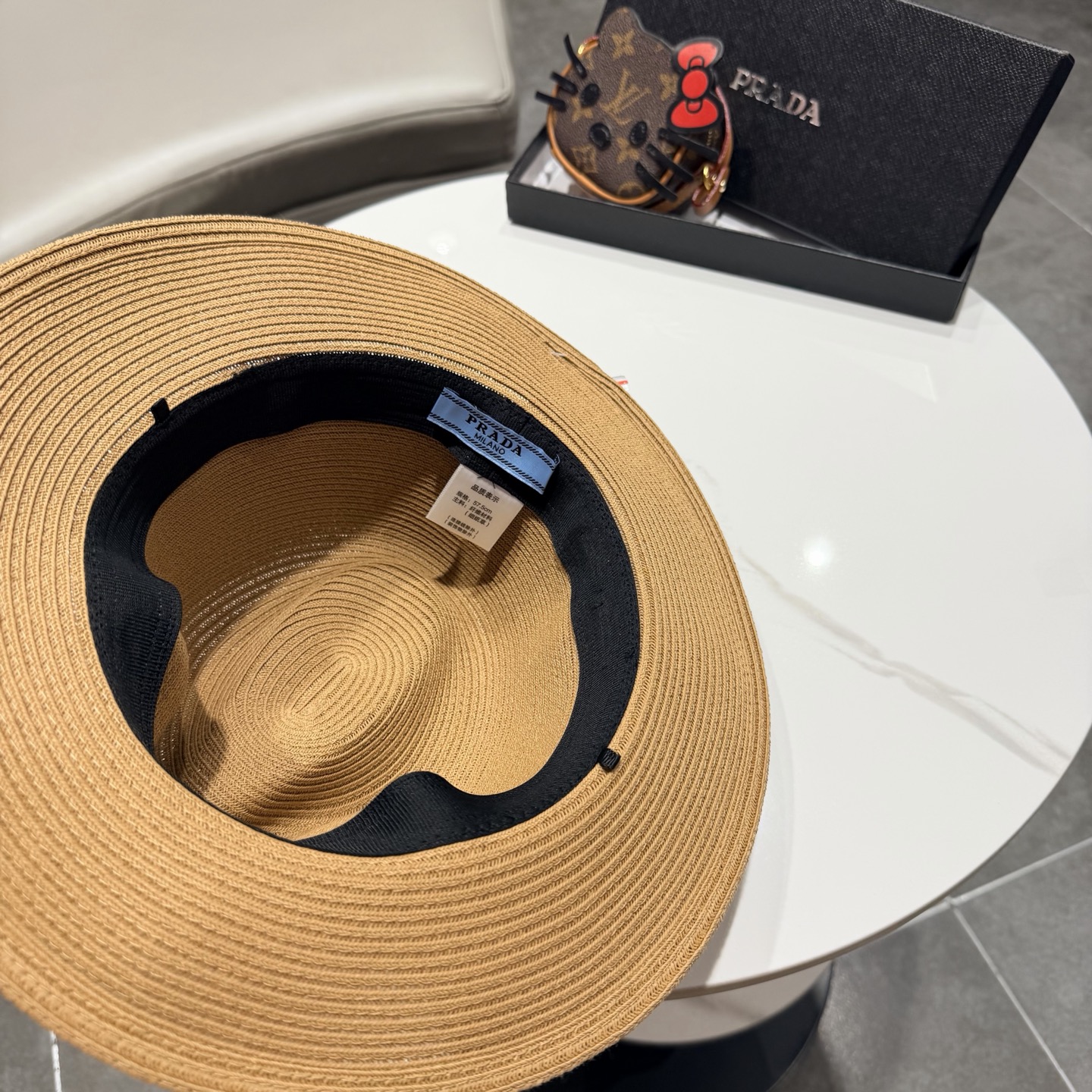 Prada普拉达夏天防晒遮阳帽子女网红款度假海边巴拿马草帽复古凹顶大檐礼帽潮