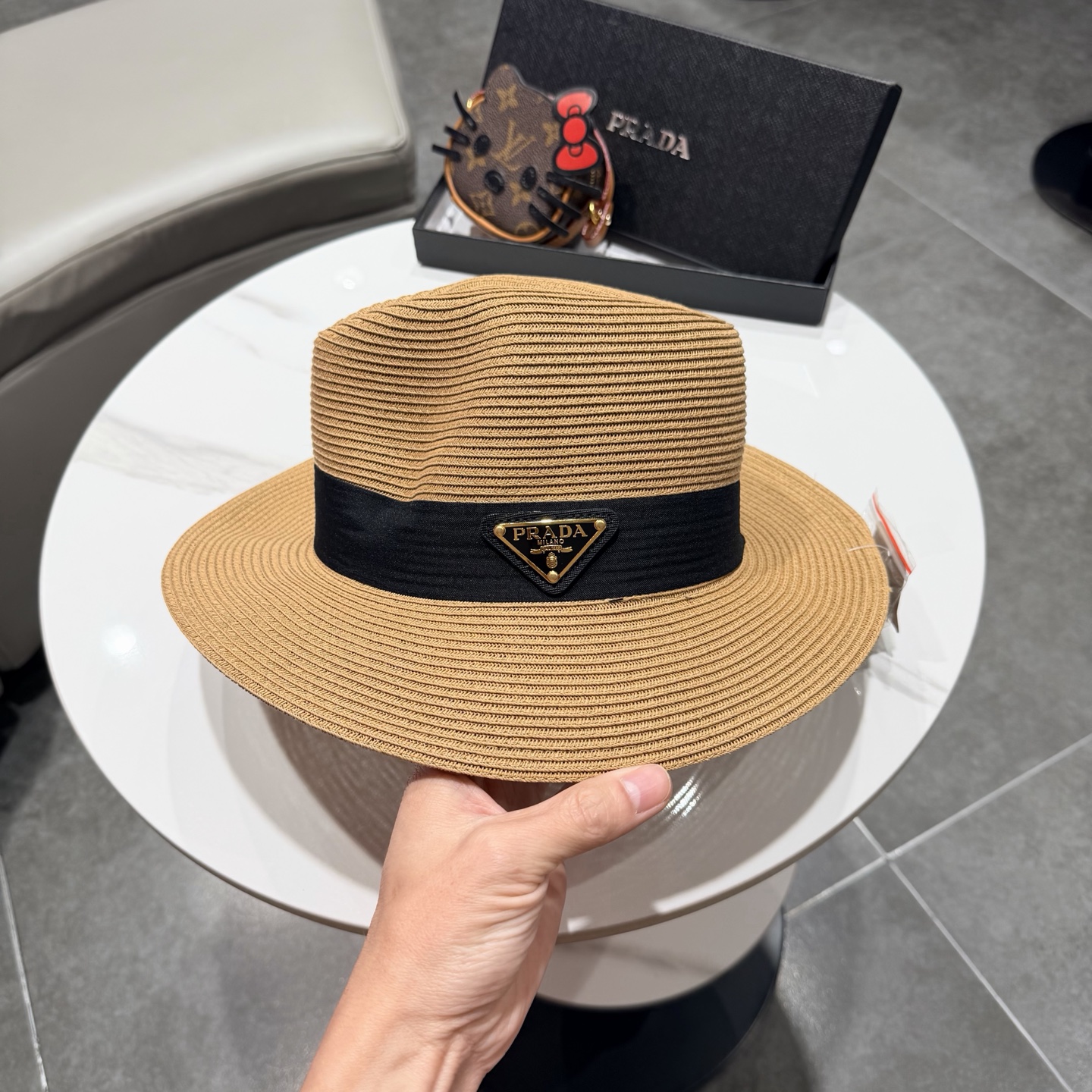 Prada普拉达夏天防晒遮阳帽子女网红款度假海边巴拿马草帽复古凹顶大檐礼帽潮