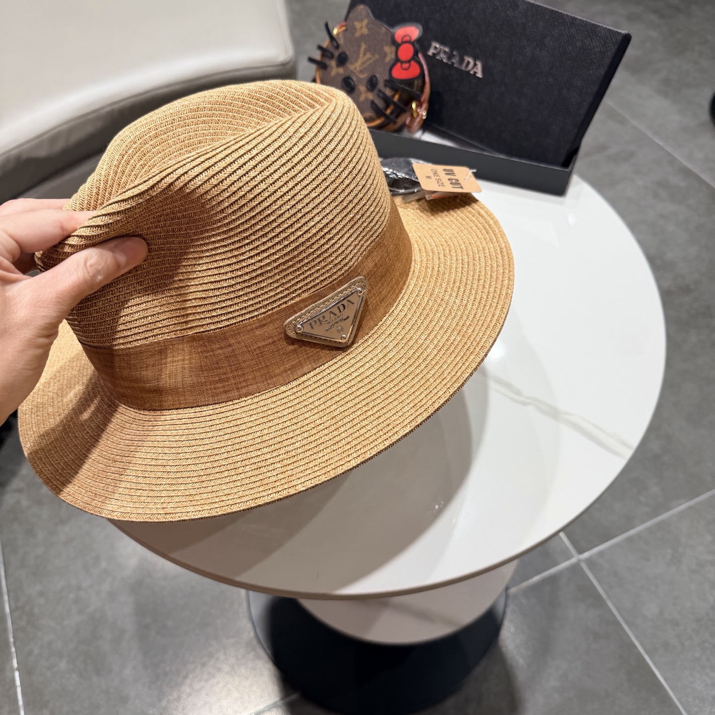 Prada普拉达夏天防晒遮阳帽子女网红款度假海边巴拿马草帽复古凹顶大檐礼帽潮