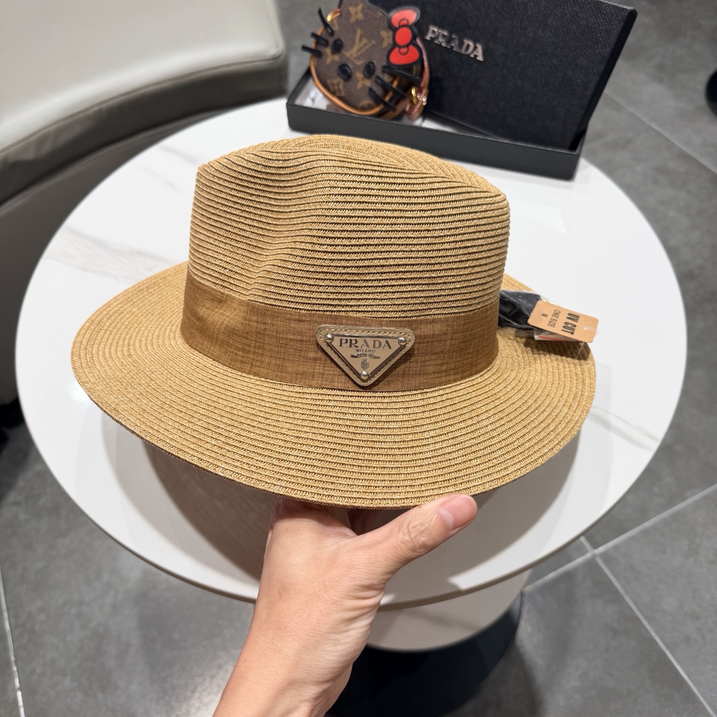 Prada普拉达夏天防晒遮阳帽子女网红款度假海边巴拿马草帽复古凹顶大檐礼帽潮