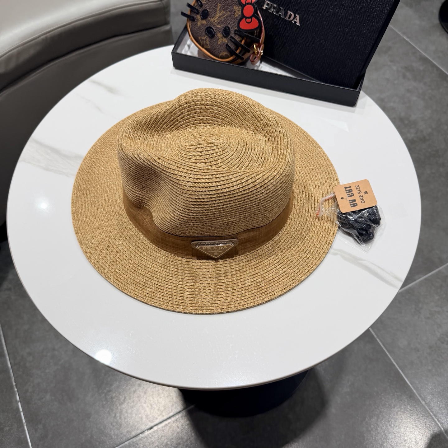 Prada普拉达夏天防晒遮阳帽子女网红款度假海边巴拿马草帽复古凹顶大檐礼帽潮