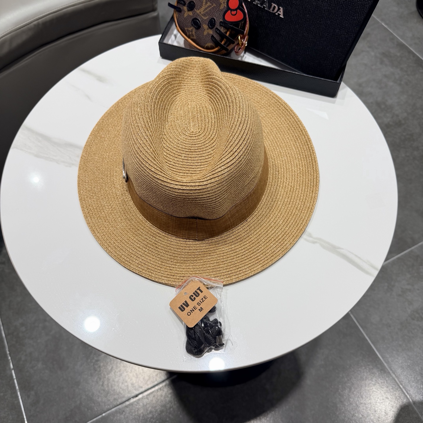 Prada普拉达夏天防晒遮阳帽子女网红款度假海边巴拿马草帽复古凹顶大檐礼帽潮