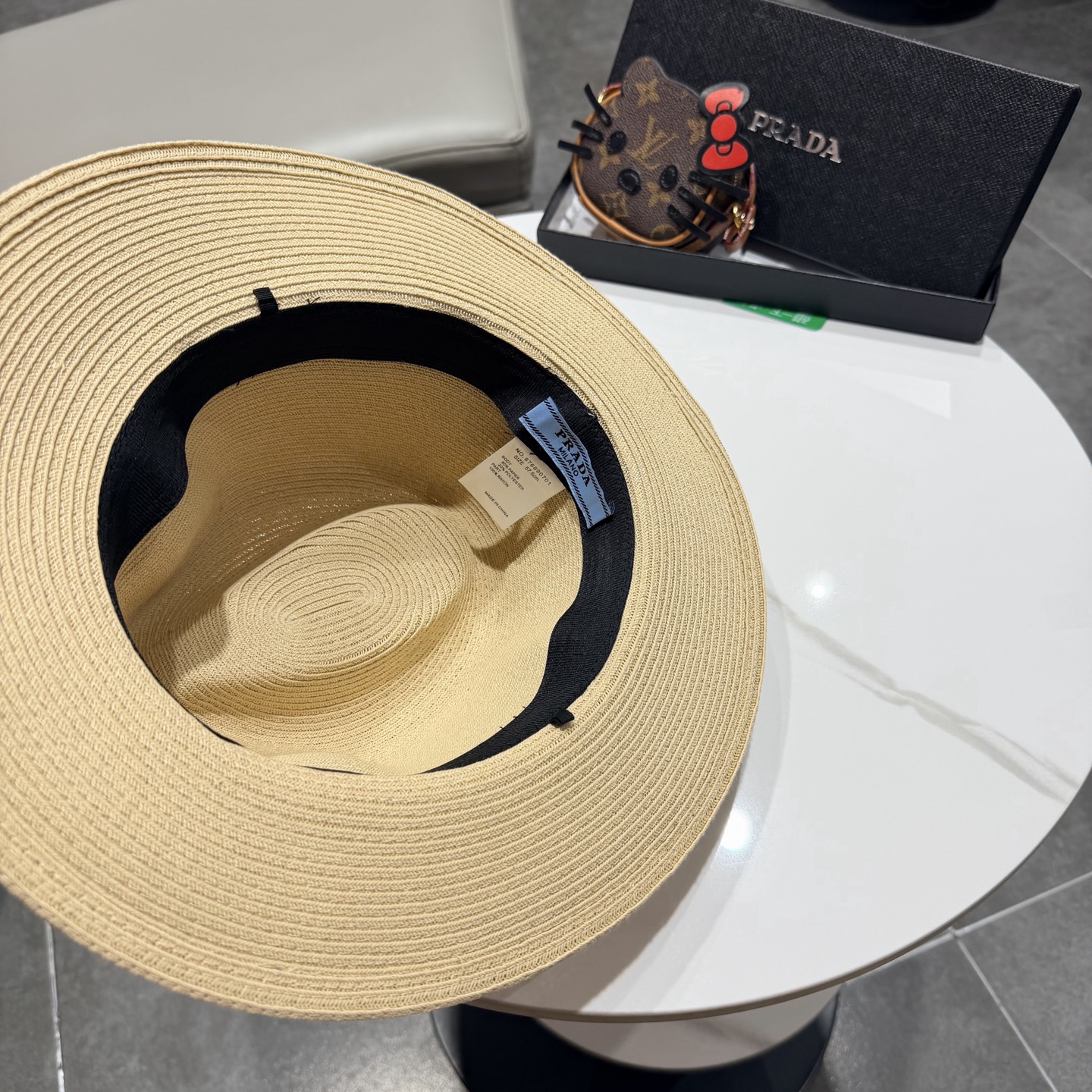 Prada普拉达夏天防晒遮阳帽子女网红款度假海边巴拿马草帽复古凹顶大檐礼帽潮