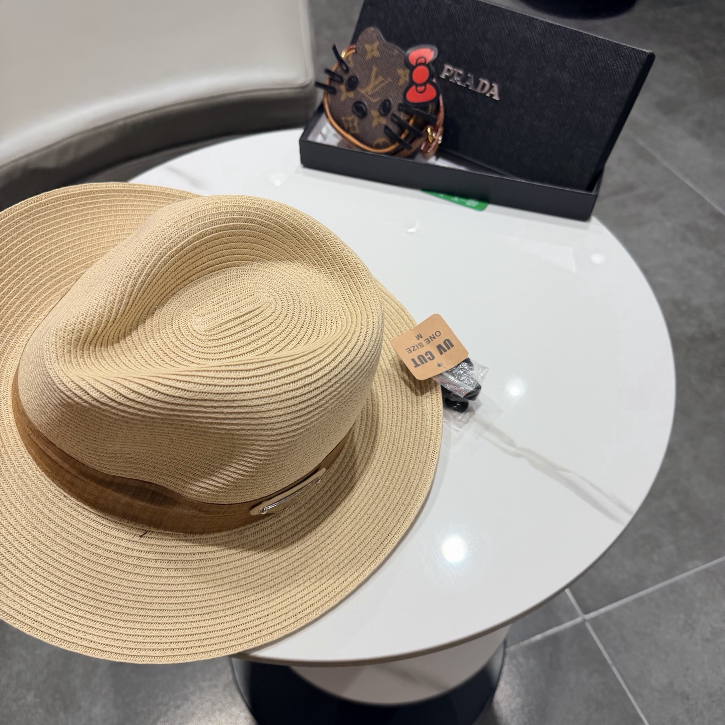 Prada普拉达夏天防晒遮阳帽子女网红款度假海边巴拿马草帽复古凹顶大檐礼帽潮