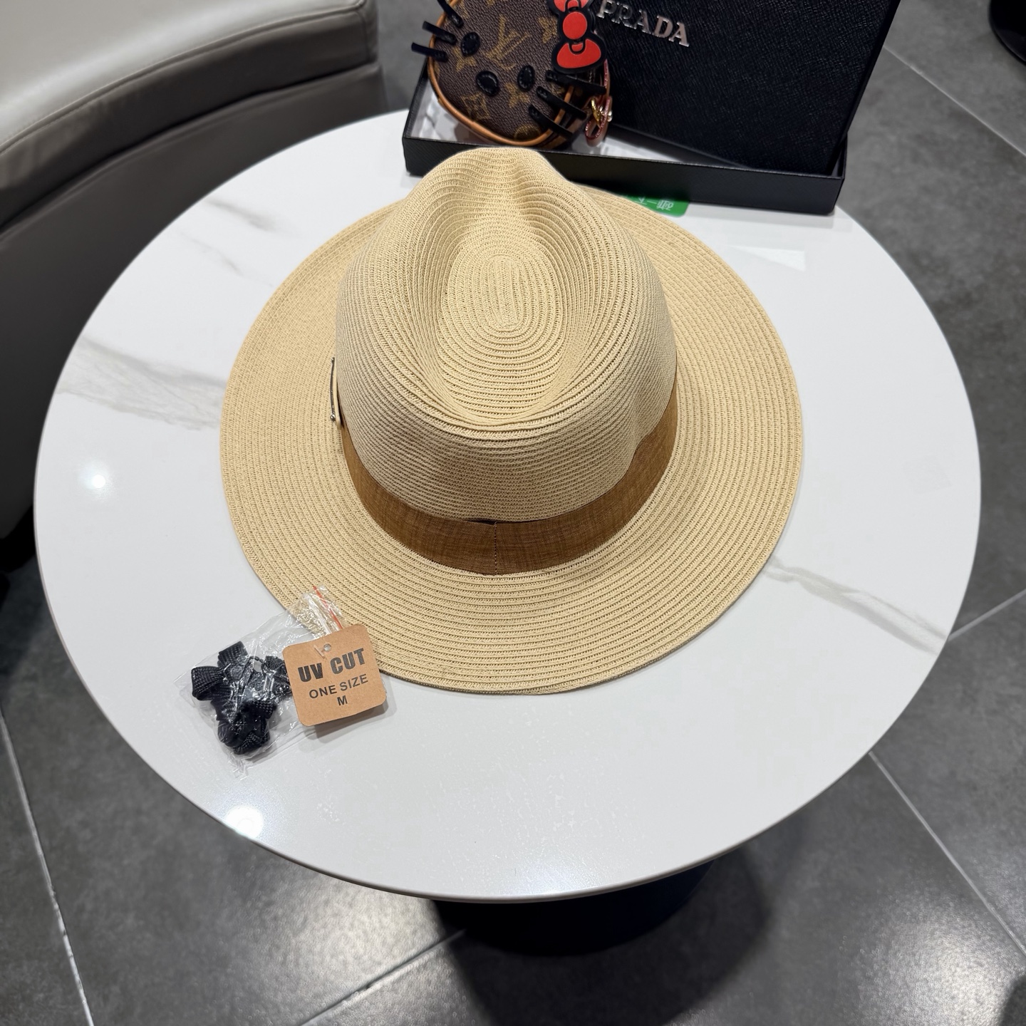 Prada普拉达夏天防晒遮阳帽子女网红款度假海边巴拿马草帽复古凹顶大檐礼帽潮
