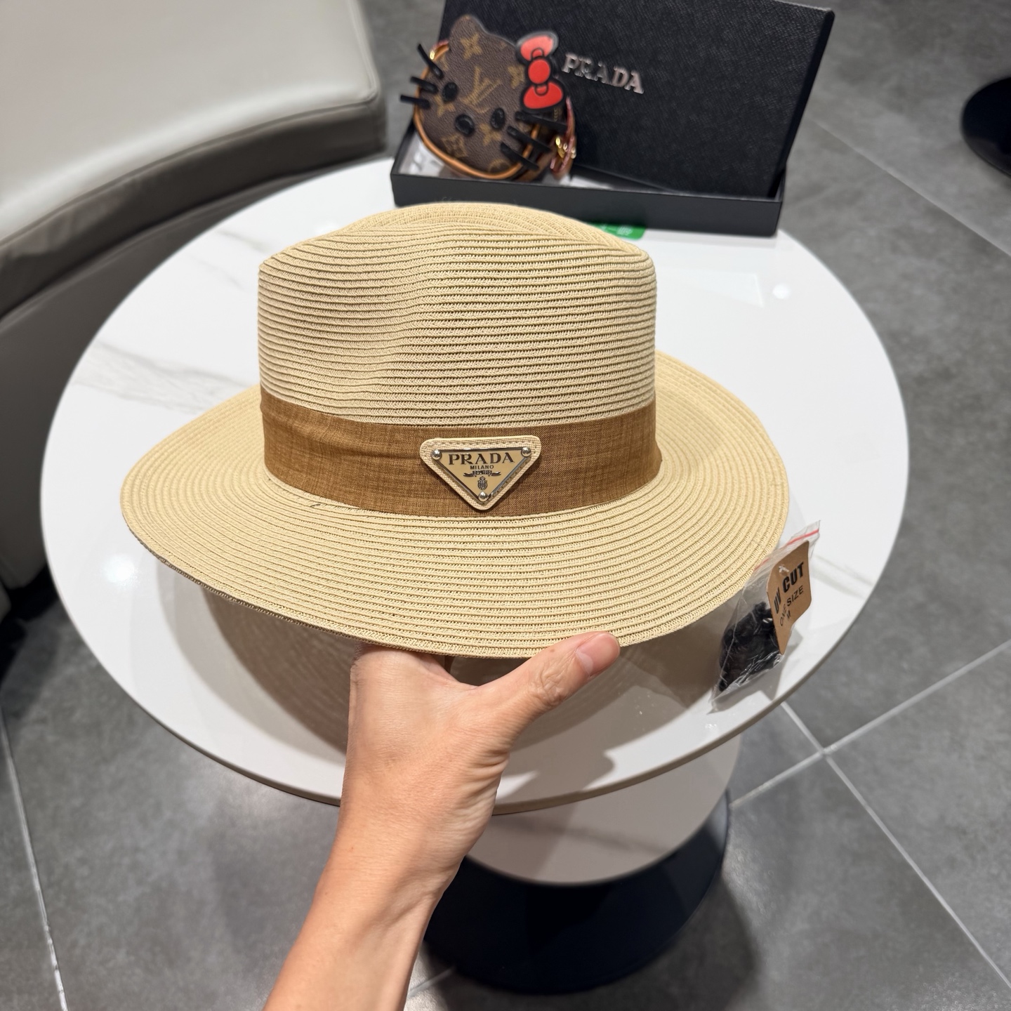 Prada普拉达夏天防晒遮阳帽子女网红款度假海边巴拿马草帽复古凹顶大檐礼帽潮