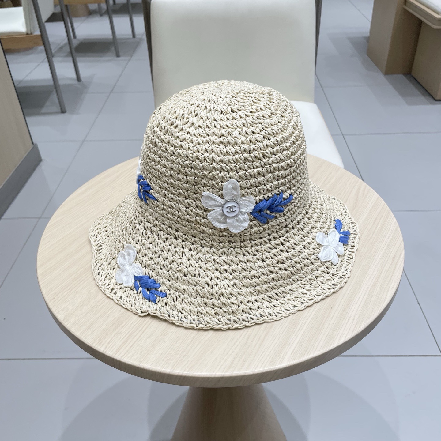Chanel 手工草编花朵草帽女夏季镂空大檐遮阳防晒法式海边沙滩度假渔夫帽