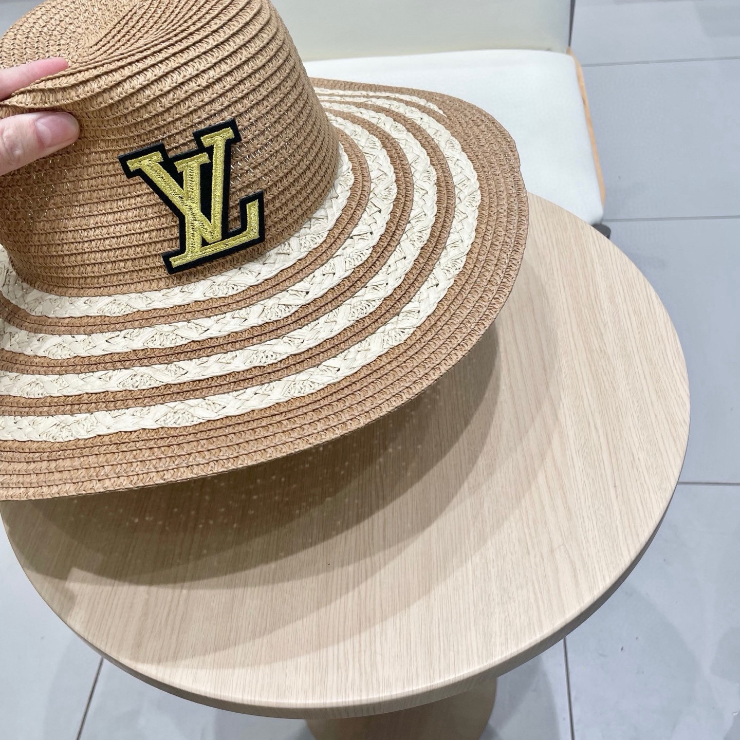 lv路易威登爆款草帽草编包户外旅游遮阳帽大帽檐显脸小