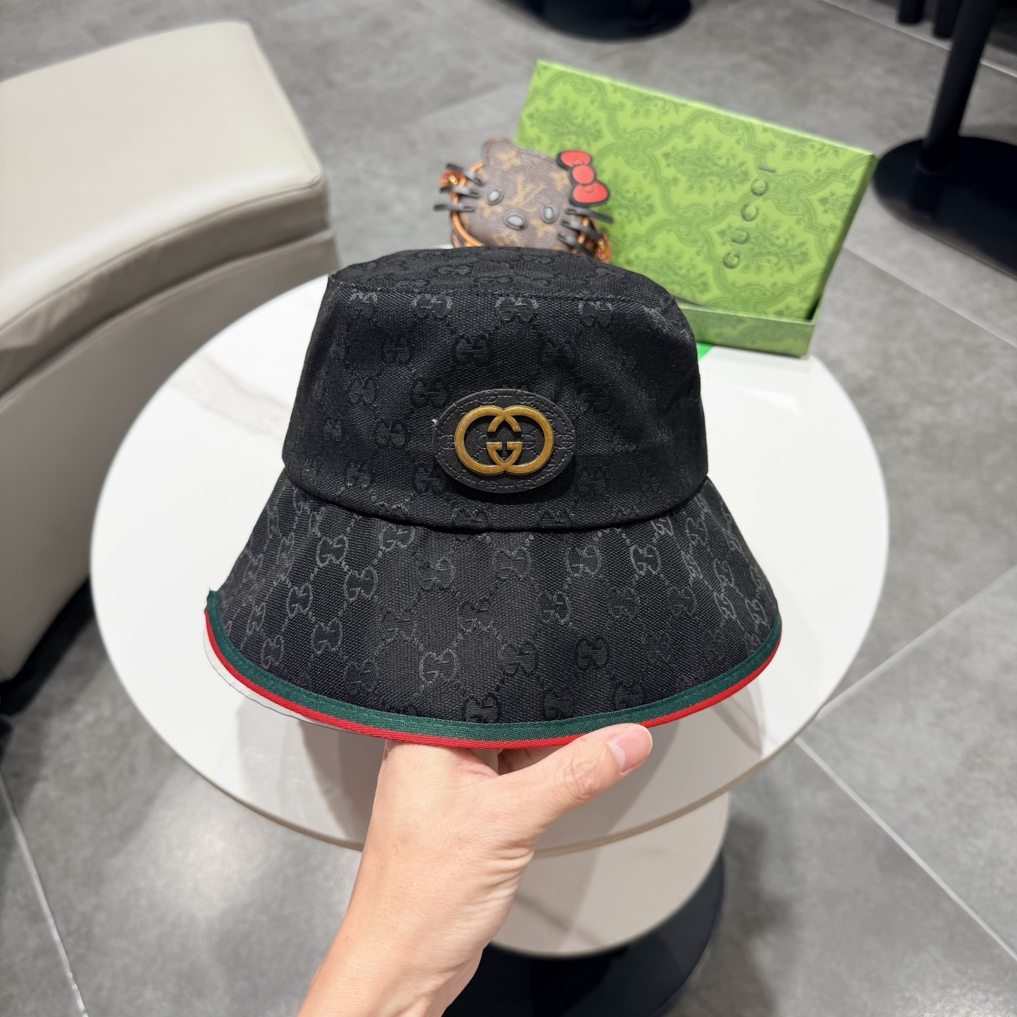 GUCCI古奇渔夫帽👒官网新品Gucci渔夫帽火爆来袭 工艺非常精美 高档大气上档次！低调奢华，方便携带