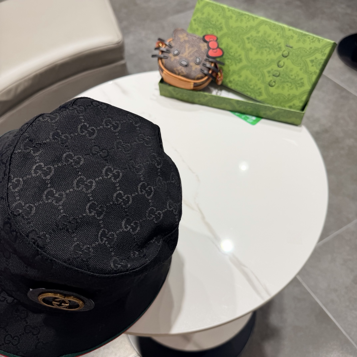 GUCCI古奇渔夫帽👒官网新品Gucci渔夫帽火爆来袭 工艺非常精美 高档大气上档次！低调奢华，方便携带