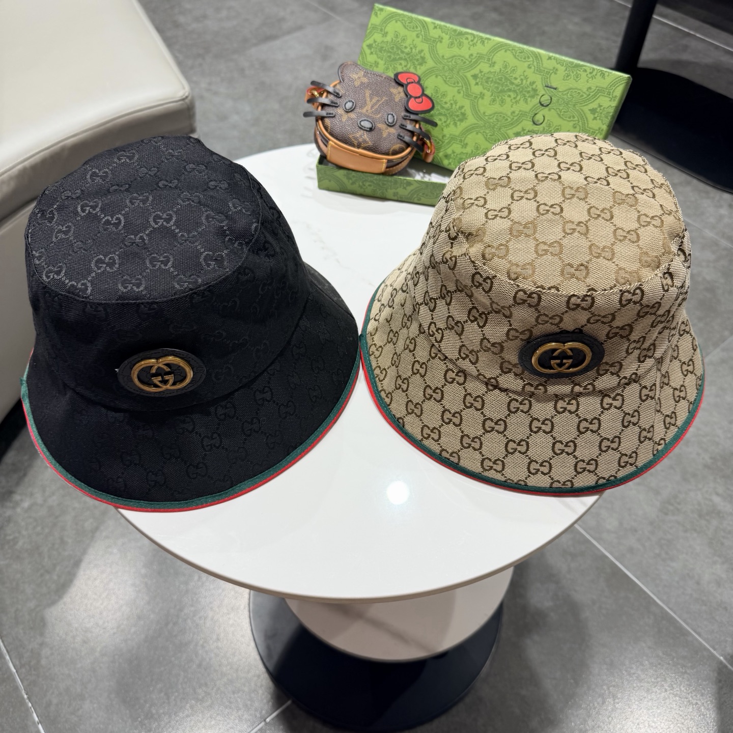 GUCCI古奇渔夫帽👒官网新品Gucci渔夫帽火爆来袭 工艺非常精美 高档大气上档次！低调奢华，方便携带