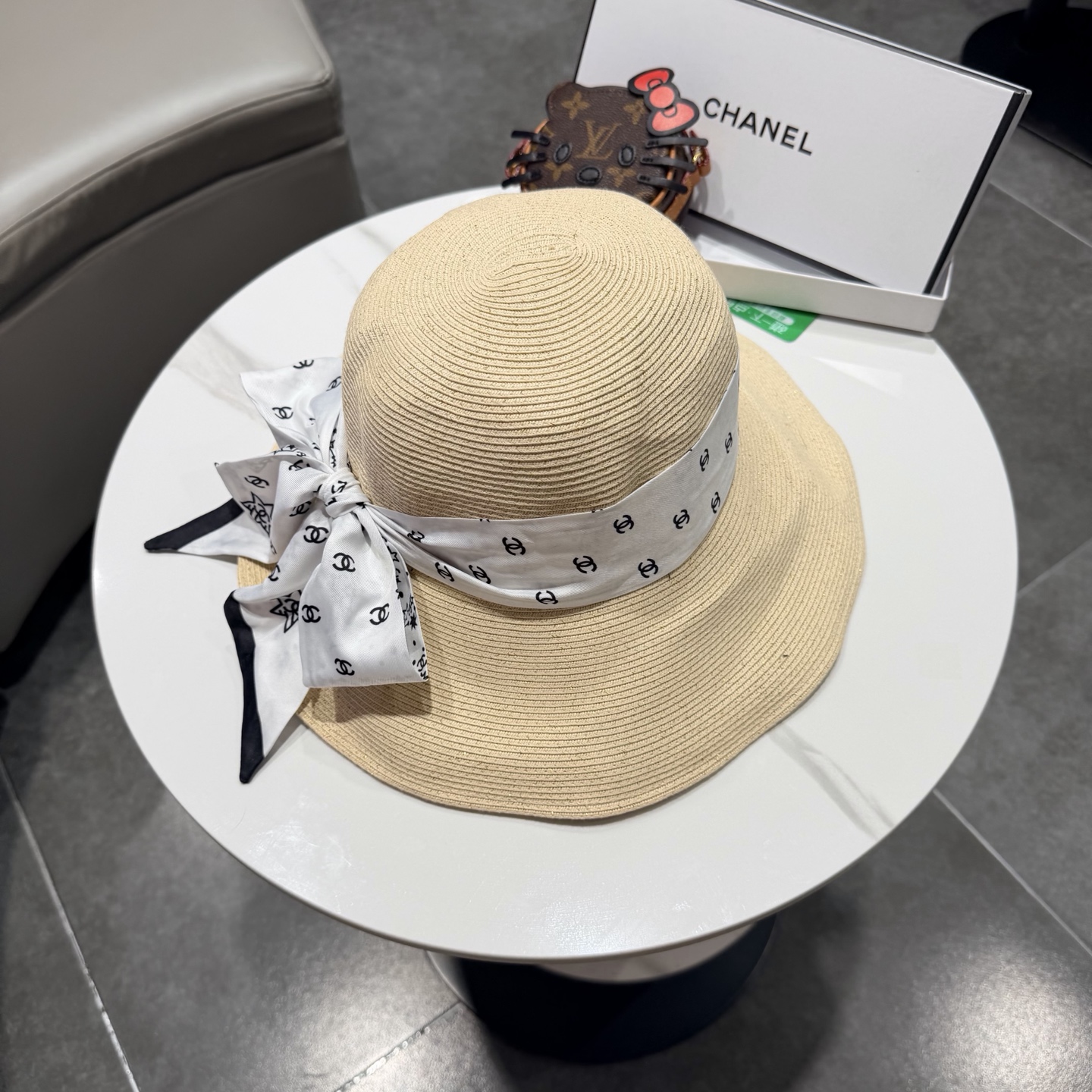 Chanel香奈儿新款名媛风圆顶草帽，夏季百搭！