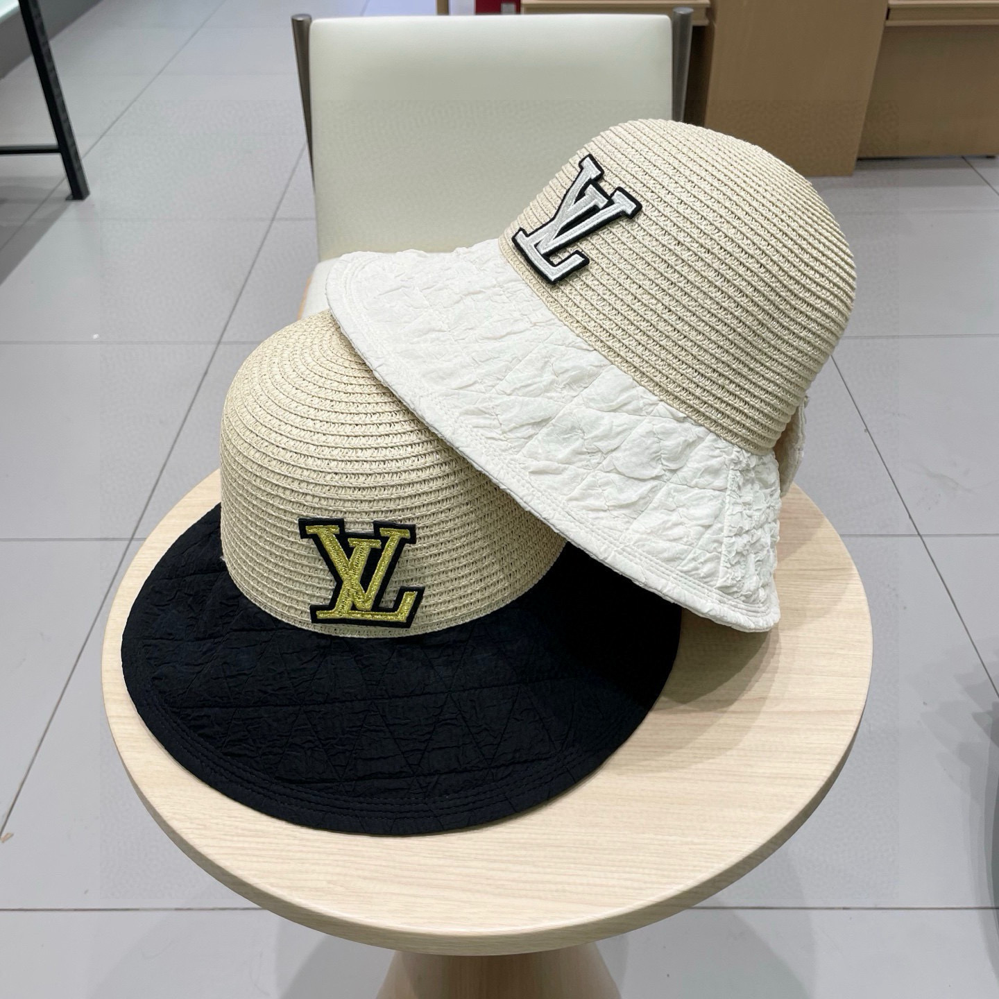 路易威登lVLouisVuitton蝴蝶结渔夫帽女夏季遮阳防晒草帽时尚洋气拼接草编显脸小盆帽