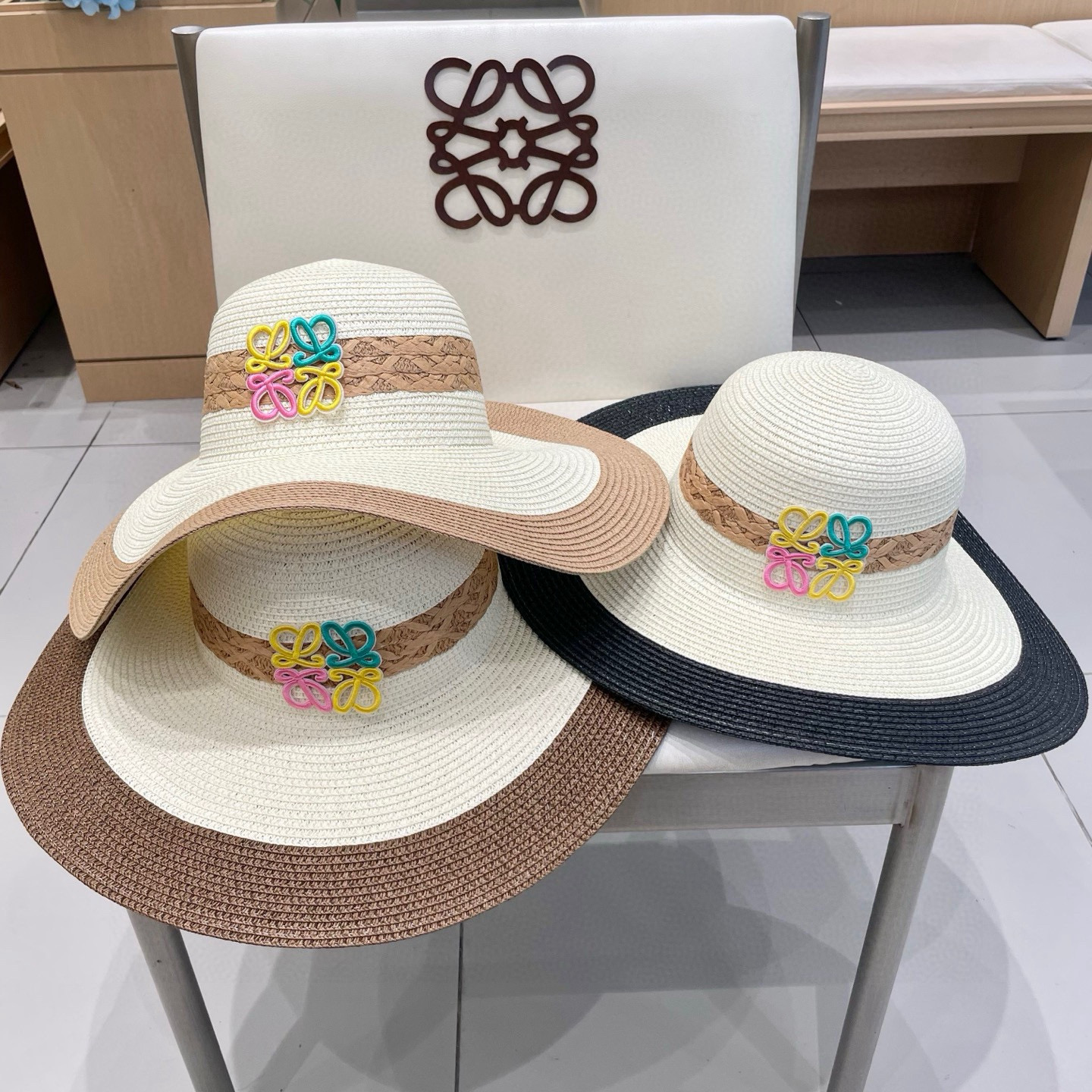 miumiu缪缪新款水桶遮阳帽，遮阳草帽，头围57cm