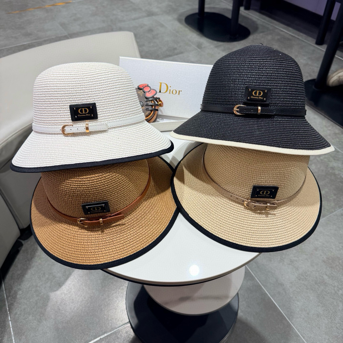 【DIOR迪奥】2026新款镂空大沿礼帽盆帽草帽，出街必备超好搭配，有调节绳