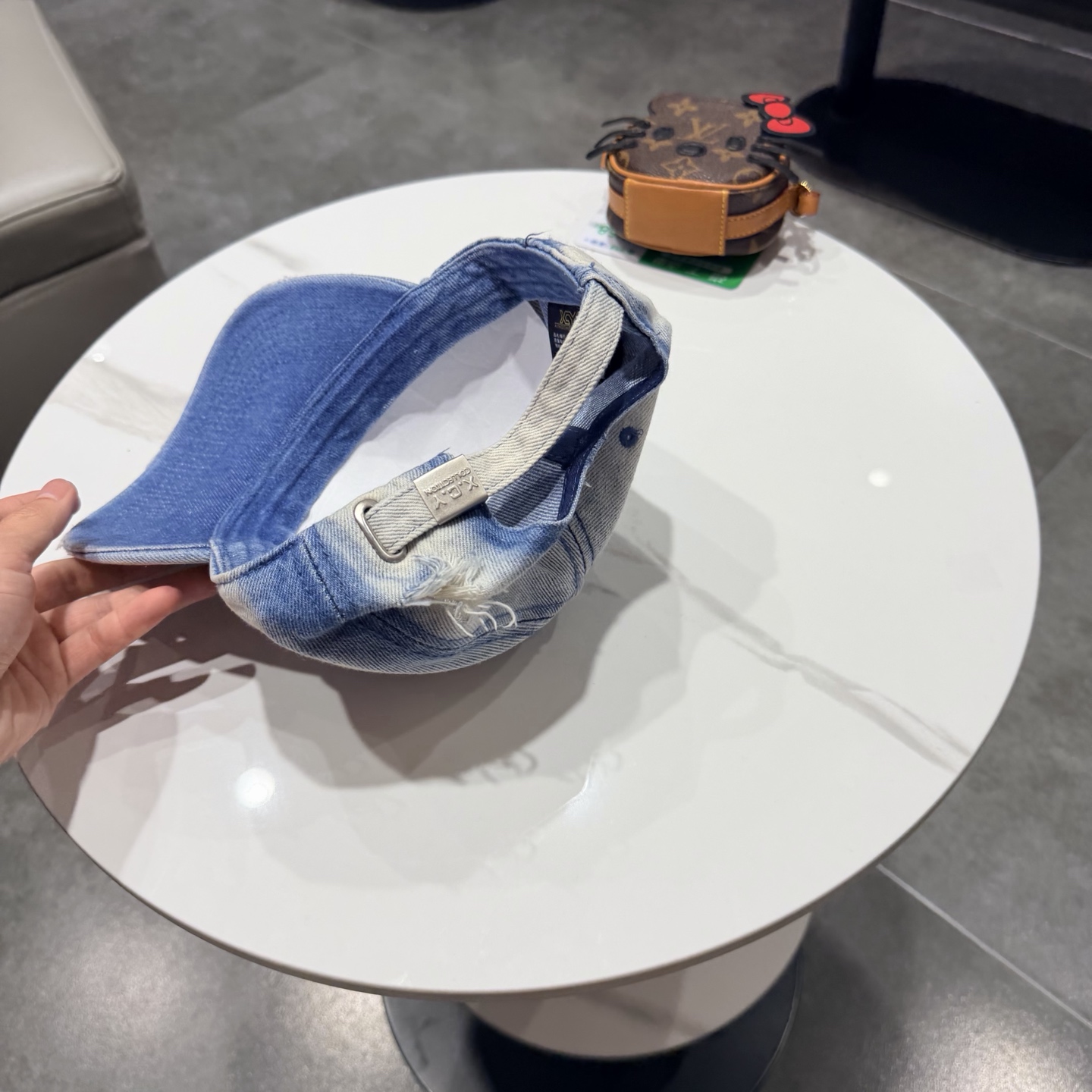 【CELINE赛琳】新款牛仔棒球帽🧢，出街必备超好搭配，赶紧入手！