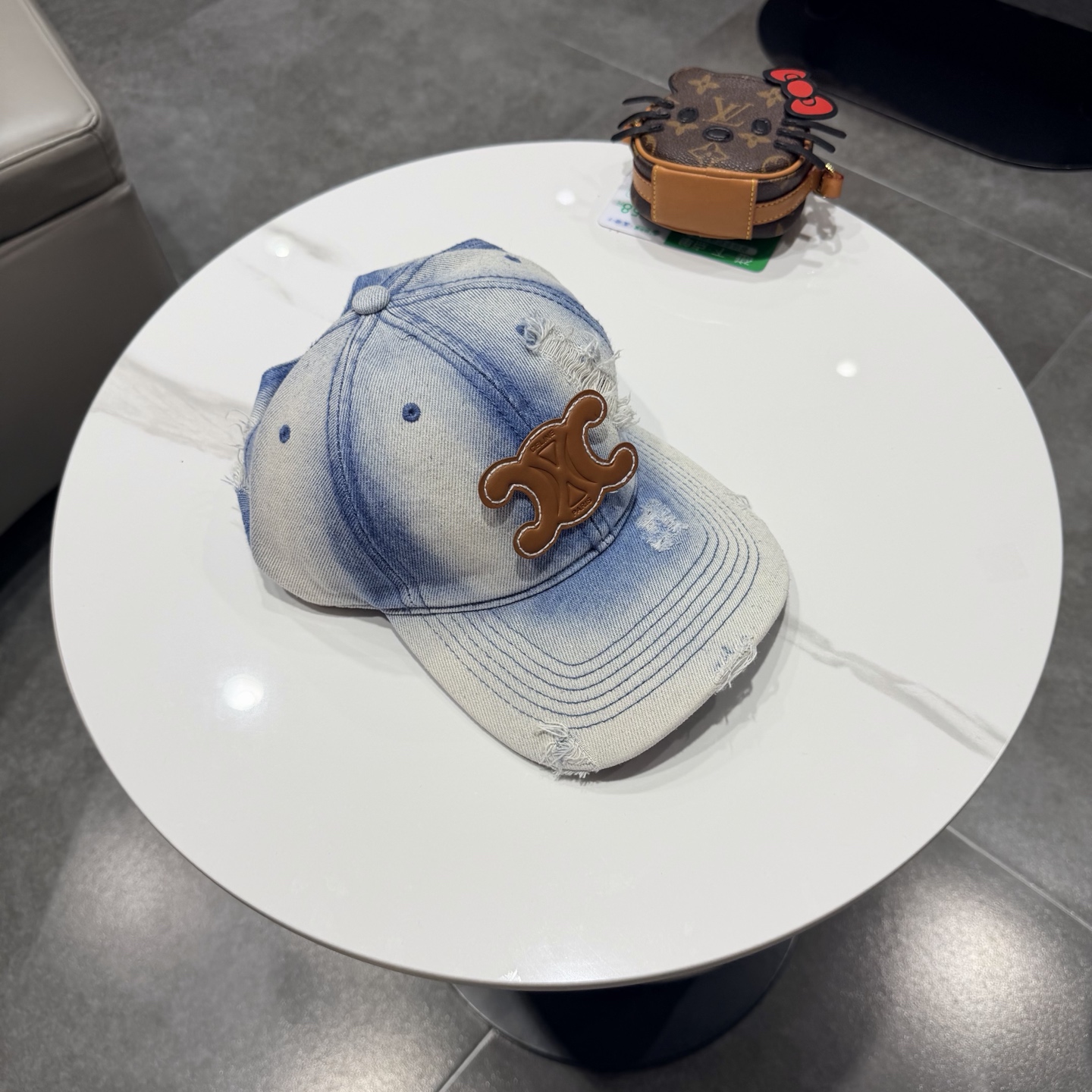 【CELINE赛琳】新款牛仔棒球帽🧢，出街必备超好搭配，赶紧入手！